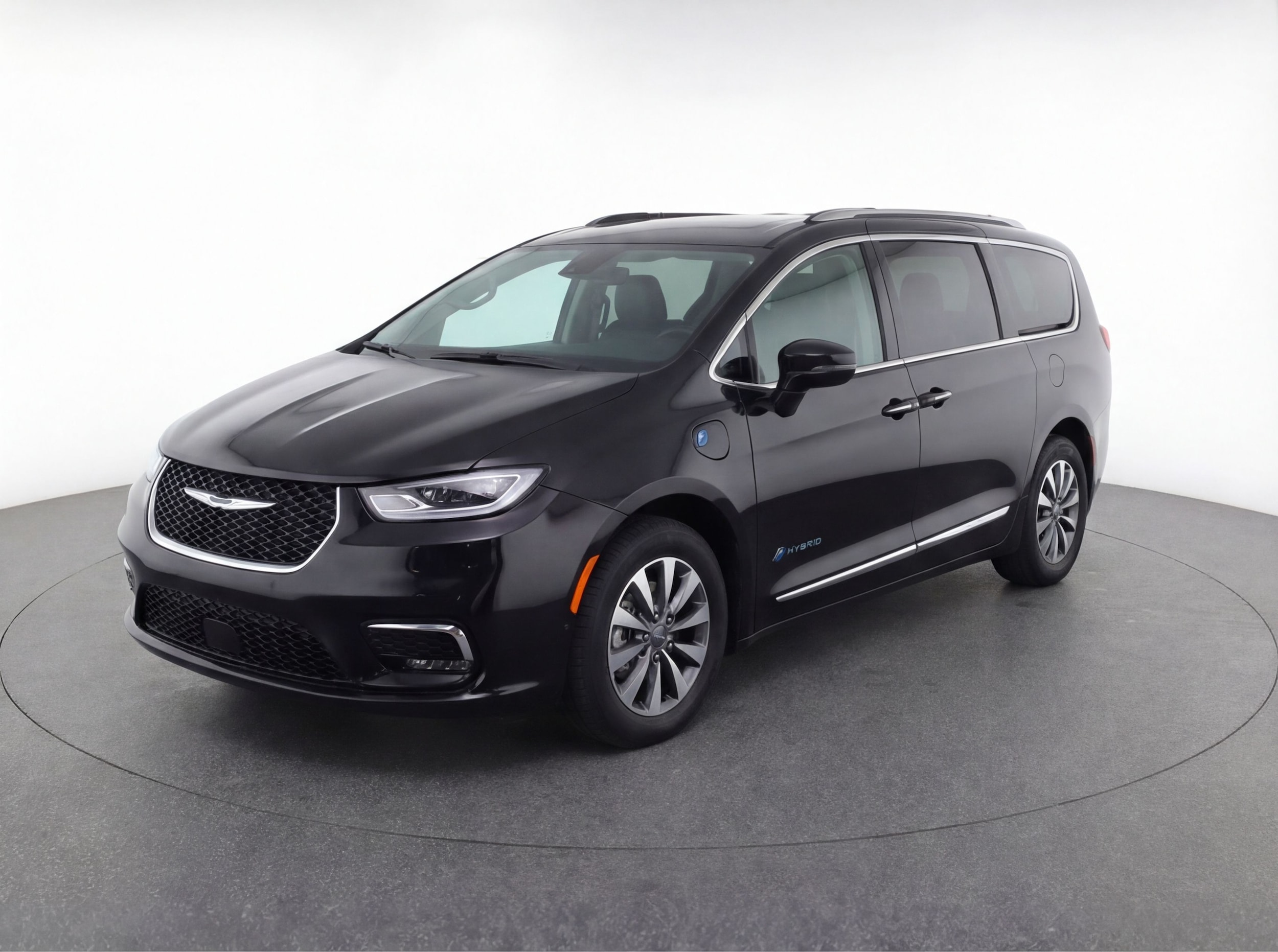 Thumbnail: 2023 Chrysler Pacifica - 3