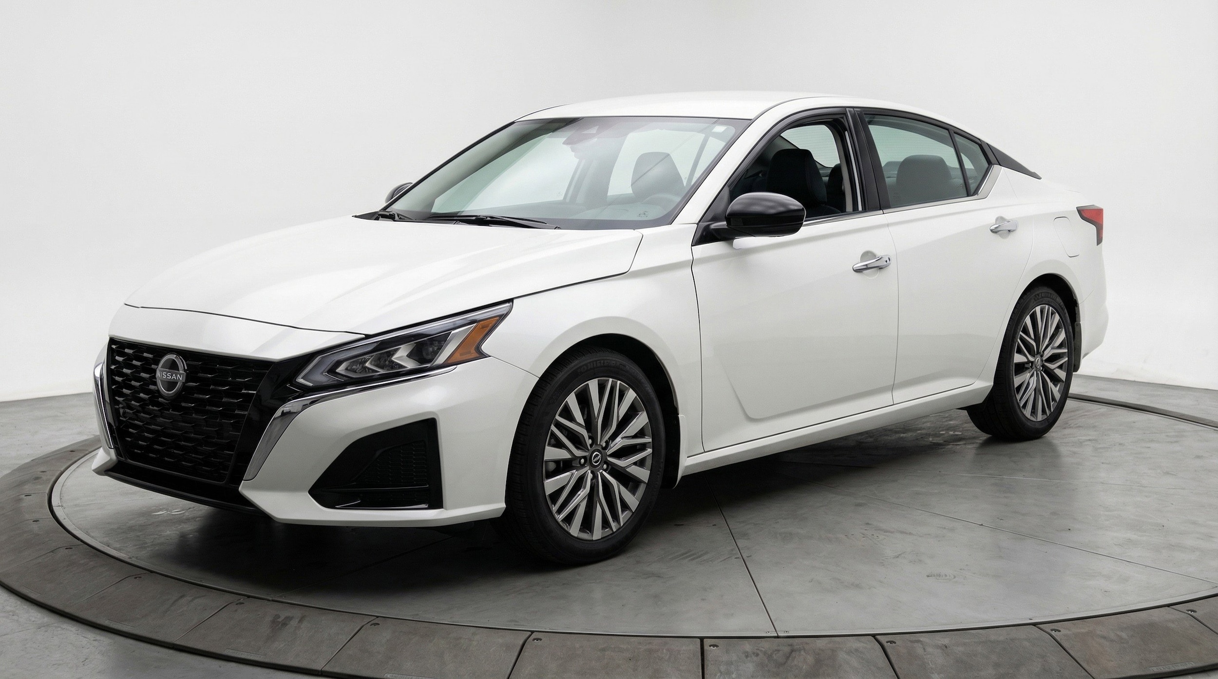 Thumbnail: 2025 Nissan Altima - 3