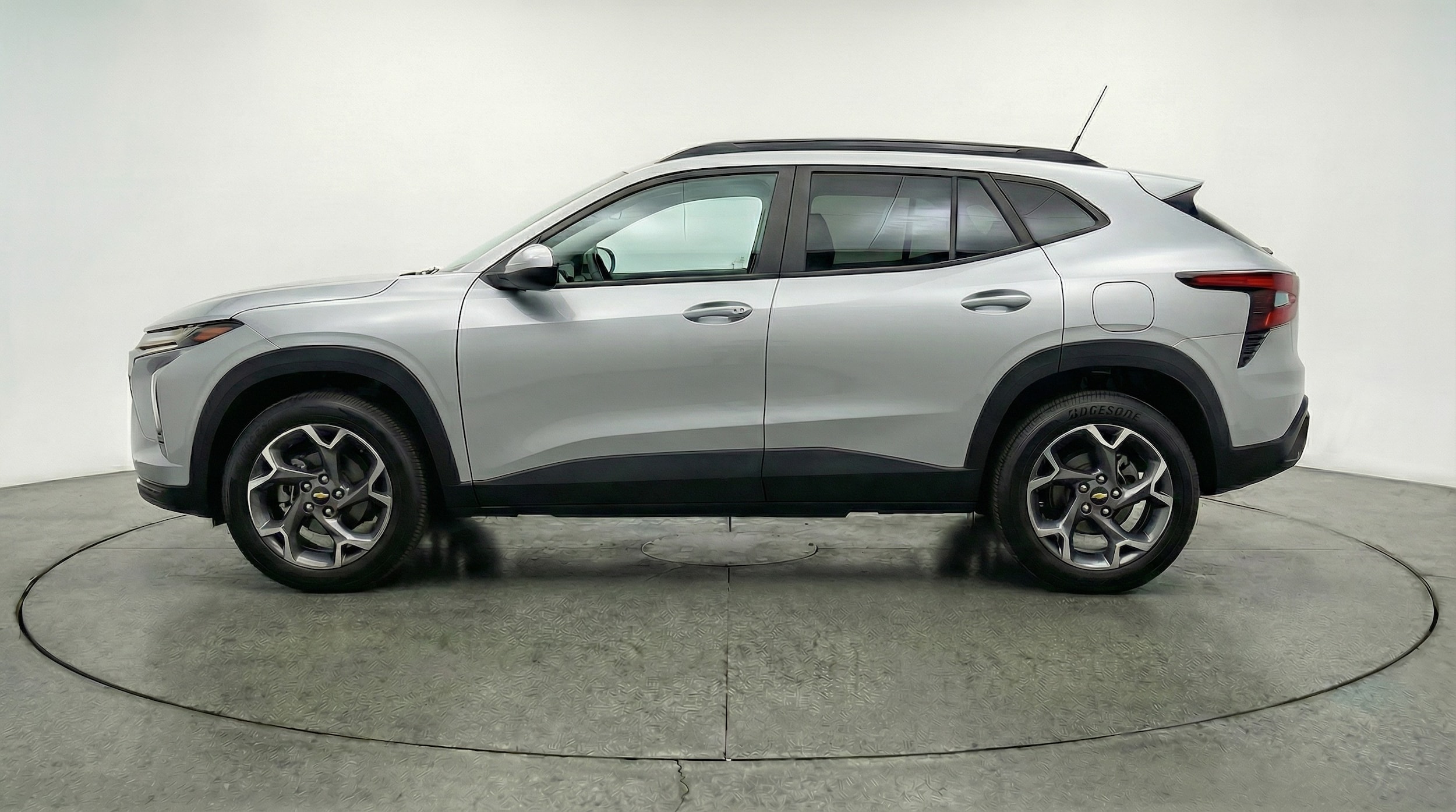 Thumbnail: 2025 Chevrolet Trax - 4