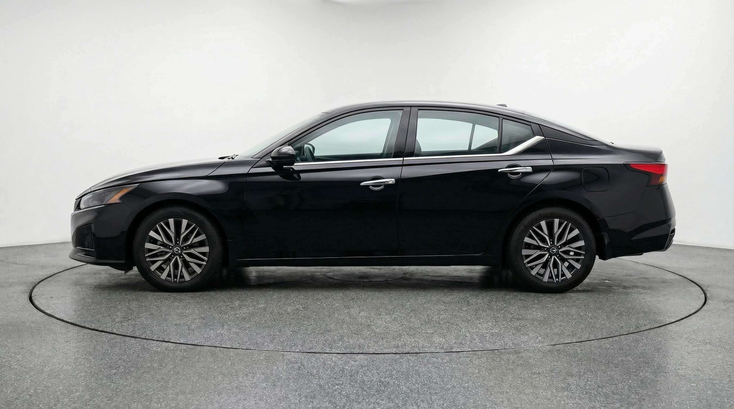 Thumbnail: 2025 Nissan Altima - 4