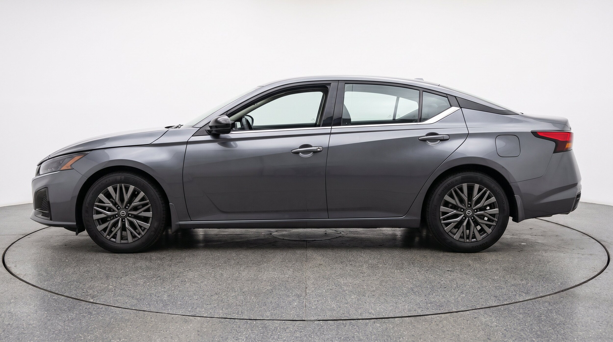 Thumbnail: 2025 Nissan Altima - 5