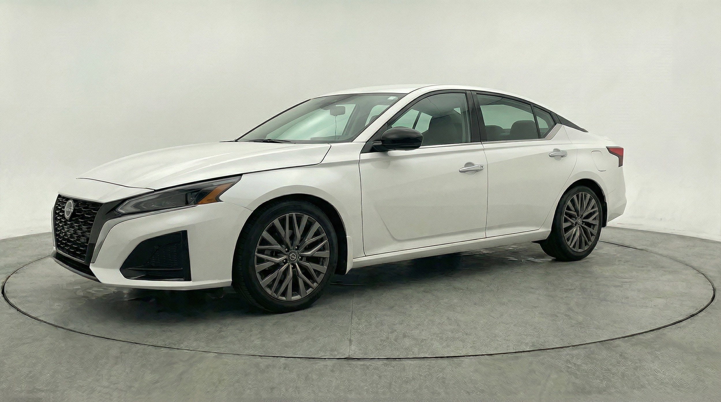 Thumbnail: 2025 Nissan Altima - 3