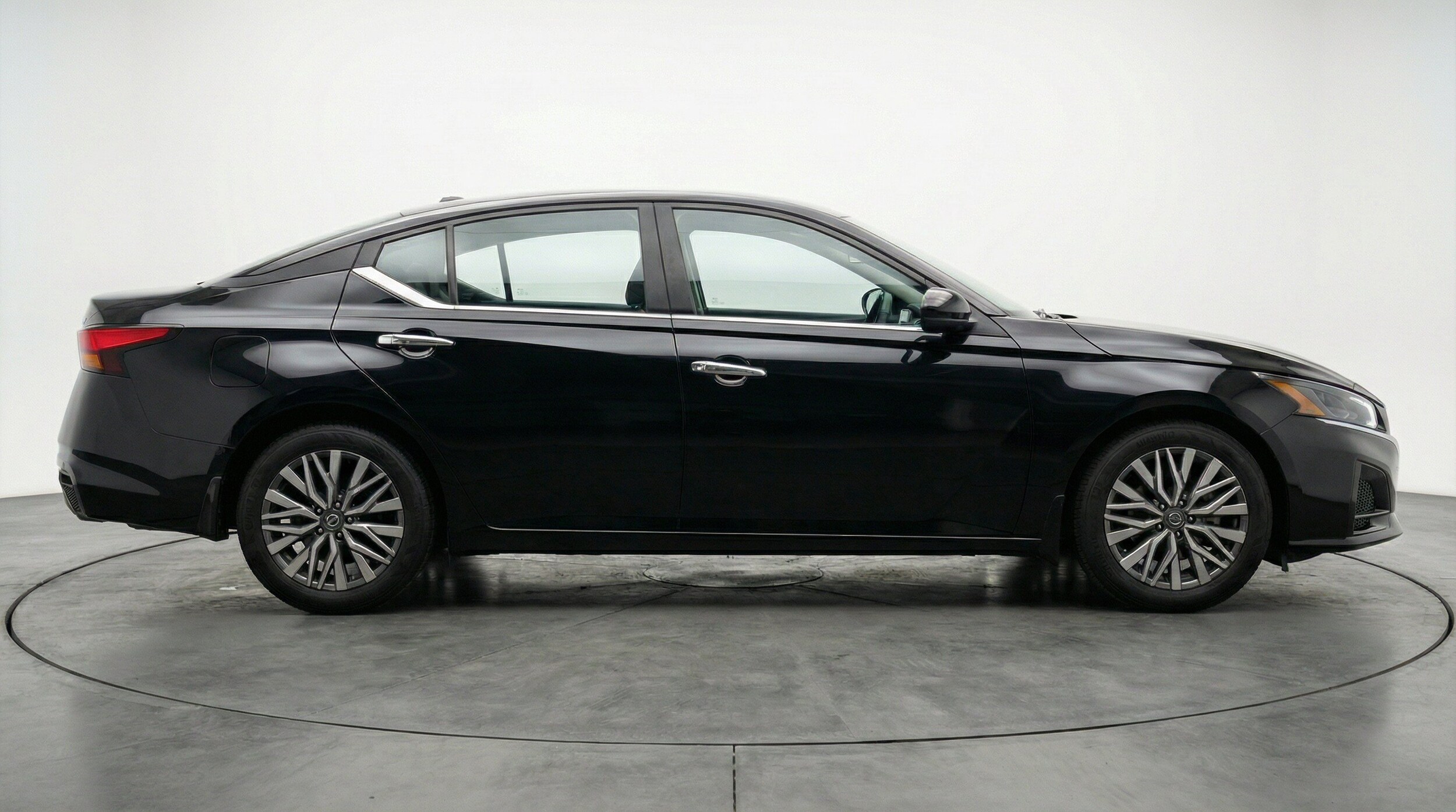 Thumbnail: 2025 Nissan Altima - 11