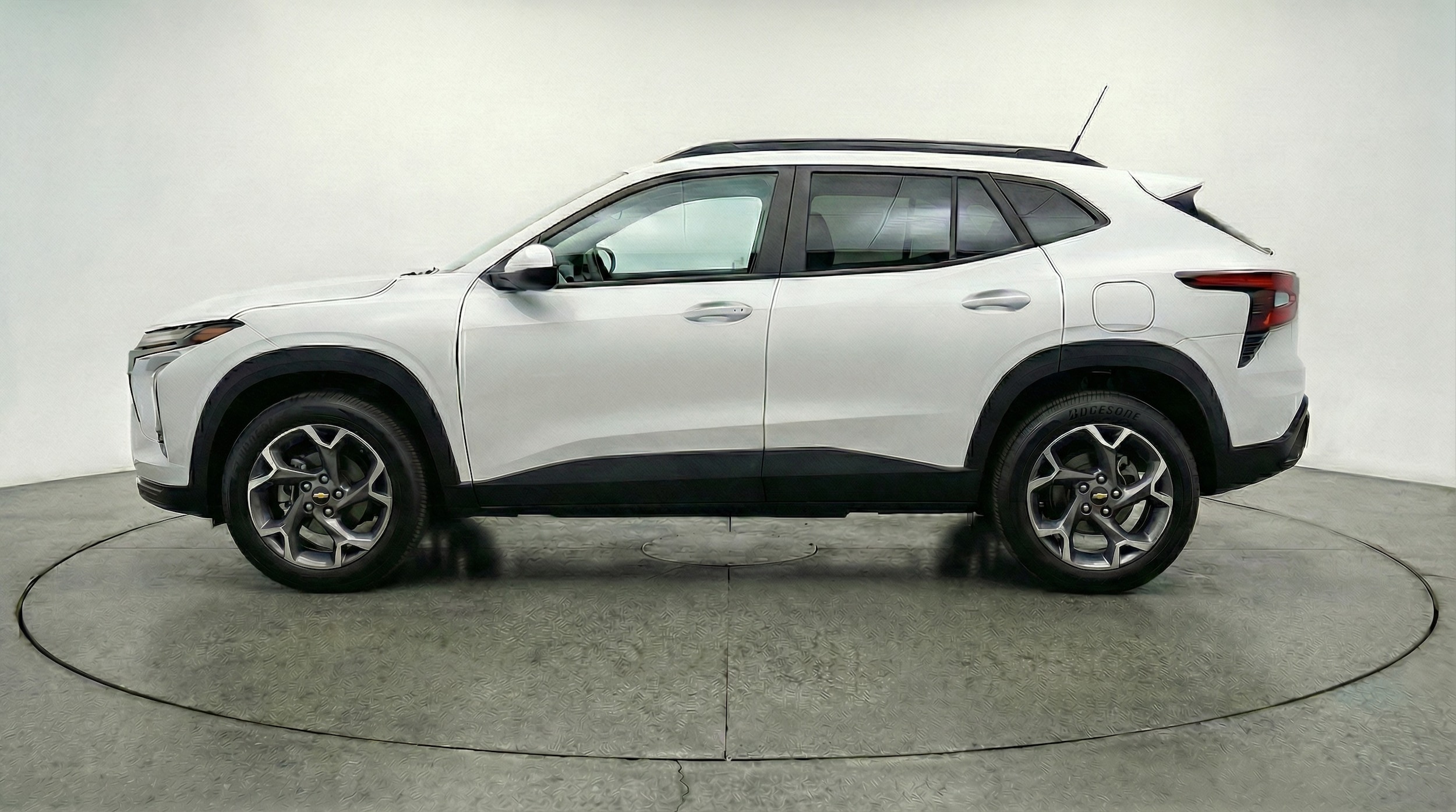 Thumbnail: 2025 Chevrolet Trax - 4