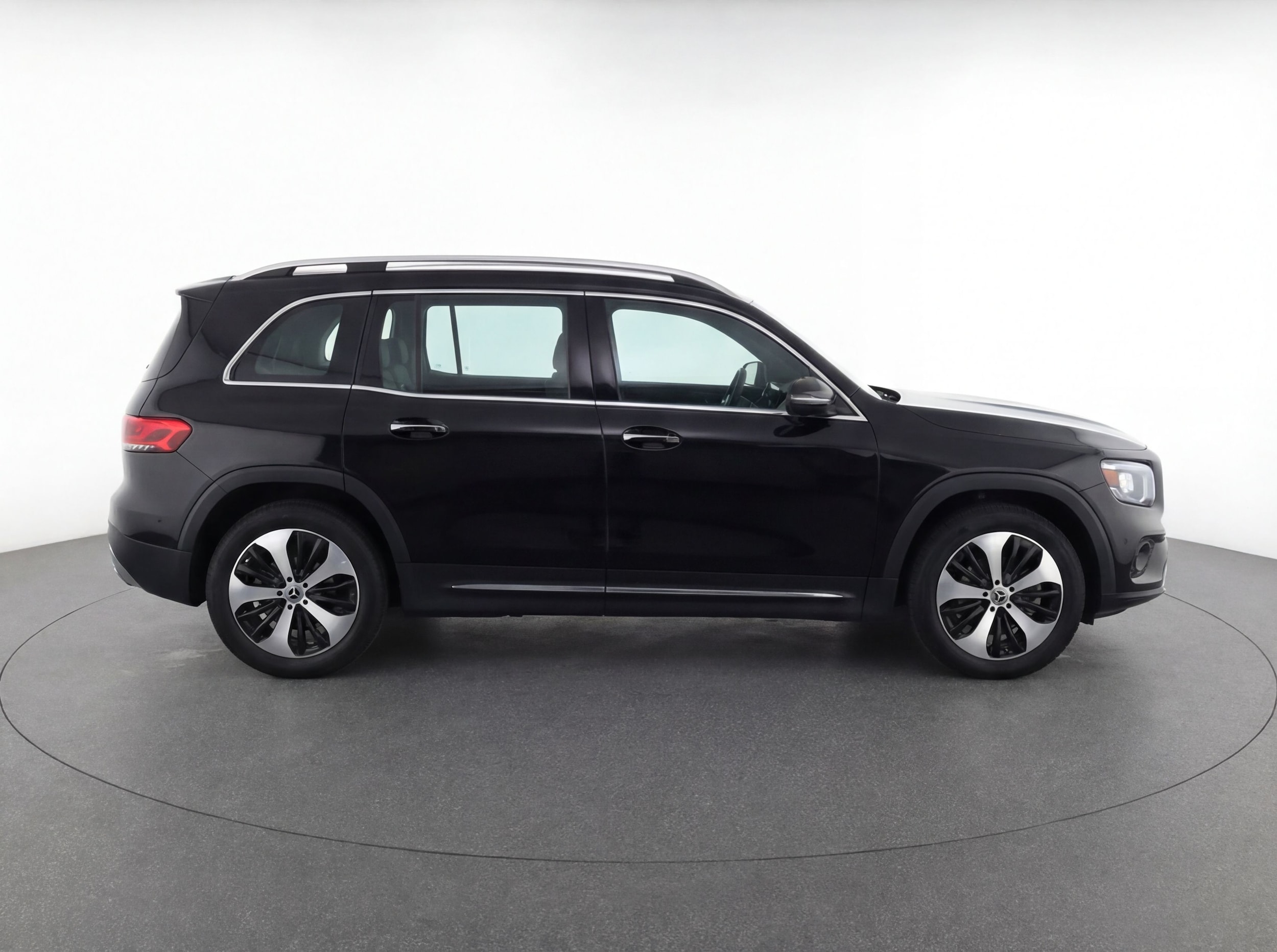 Thumbnail: 2025 Mercedes-Benz GLB - 8