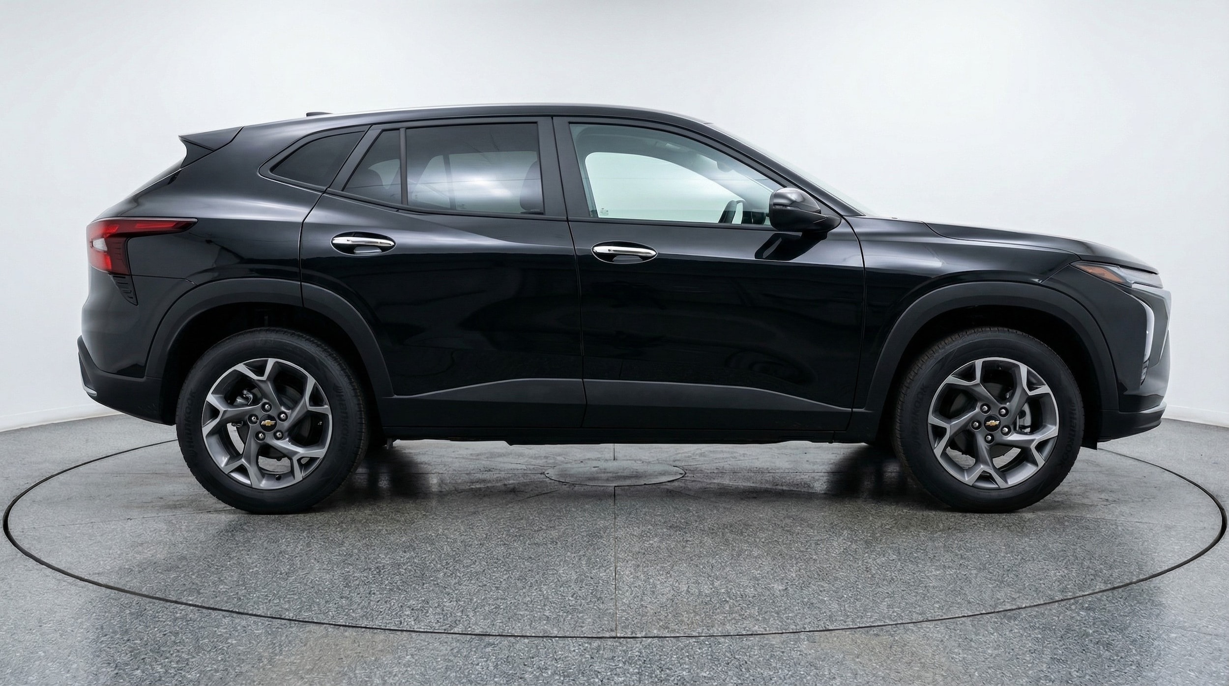 Thumbnail: 2025 Chevrolet Trax - 8