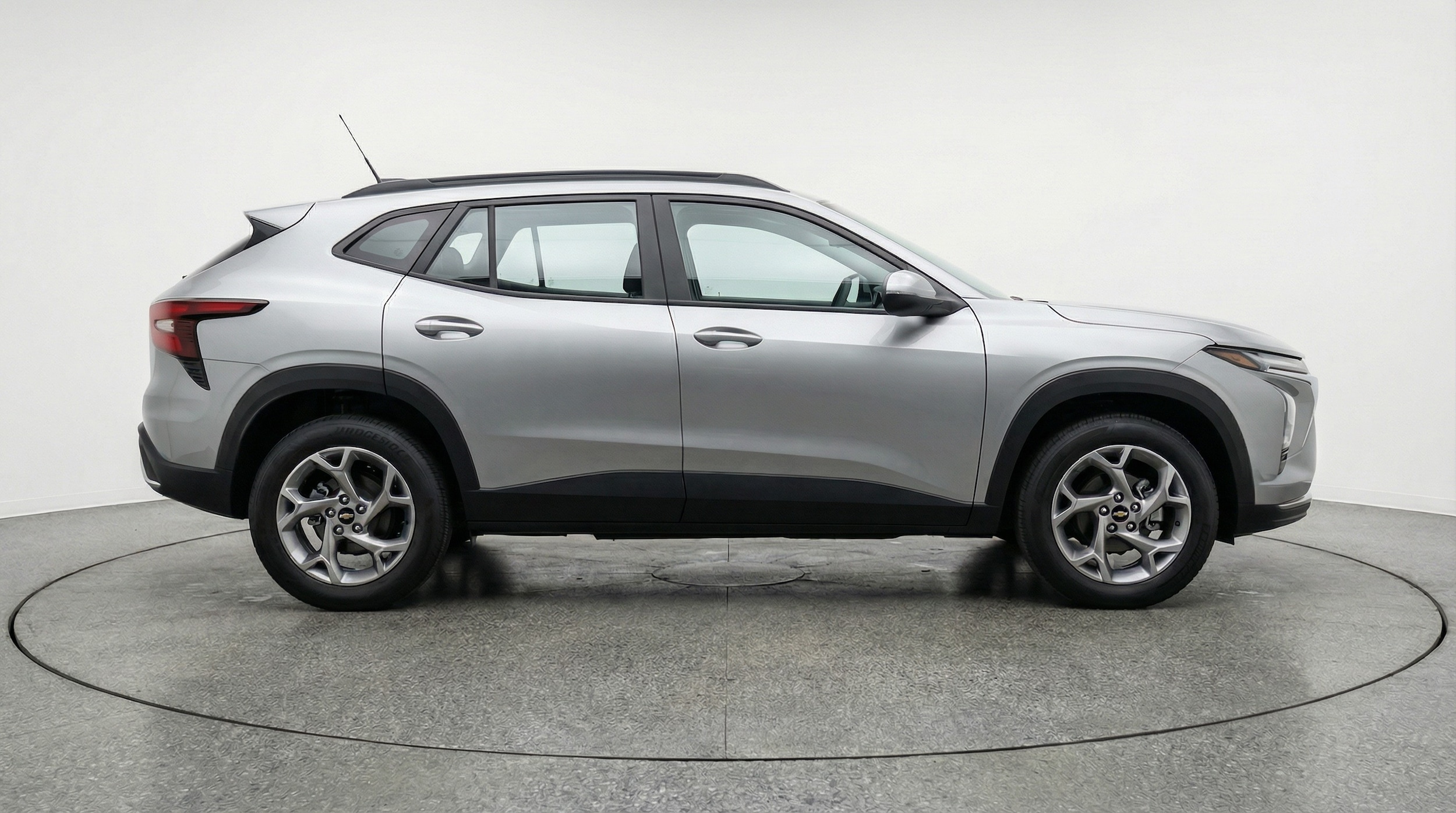 Thumbnail: 2025 Chevrolet Trax - 8