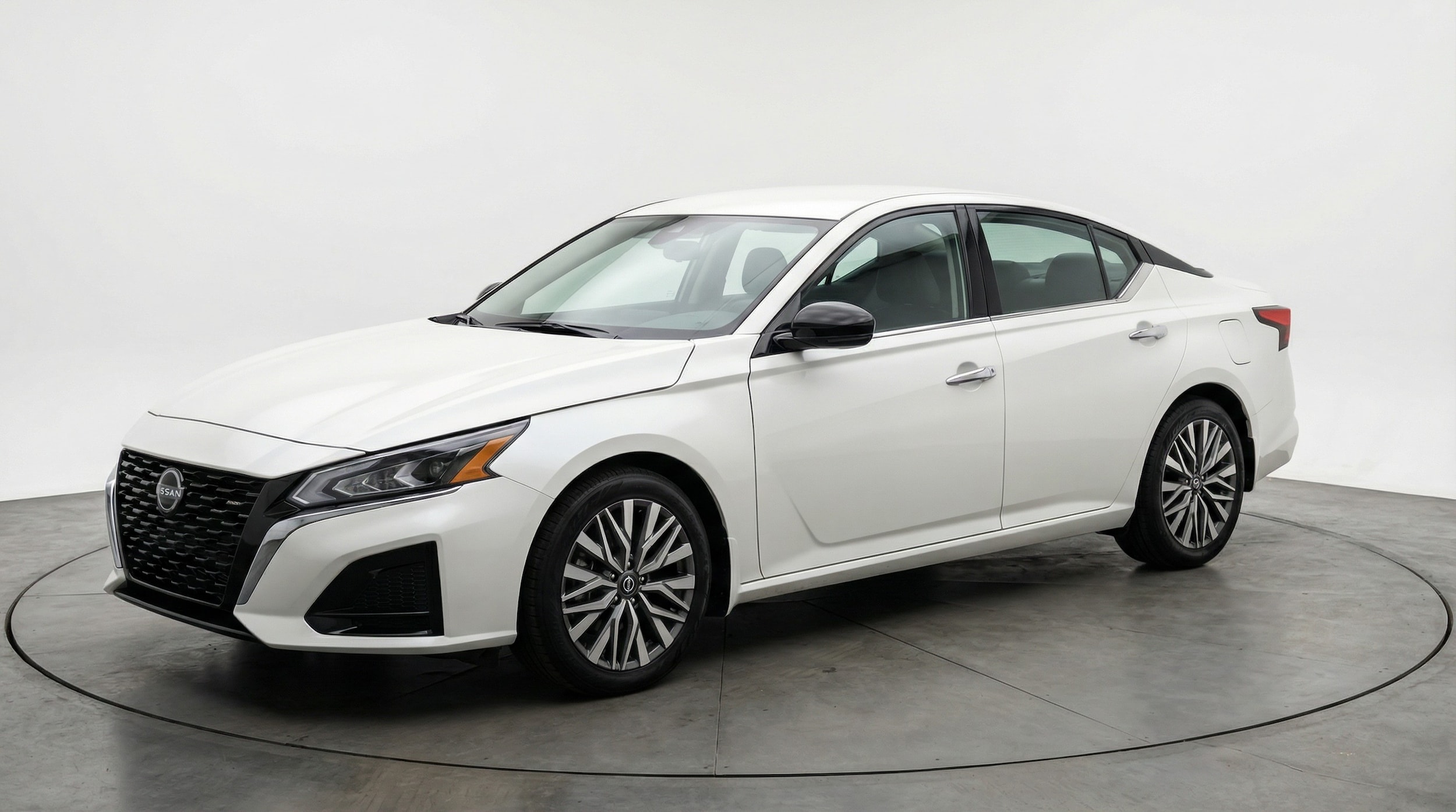 Thumbnail: 2025 Nissan Altima - 3