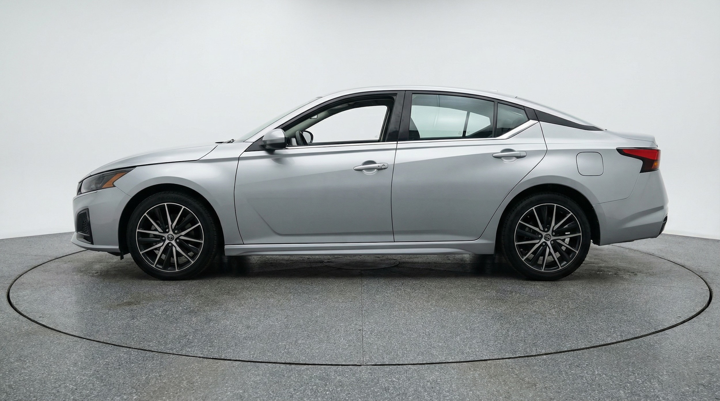 Thumbnail: 2025 Nissan Altima - 4