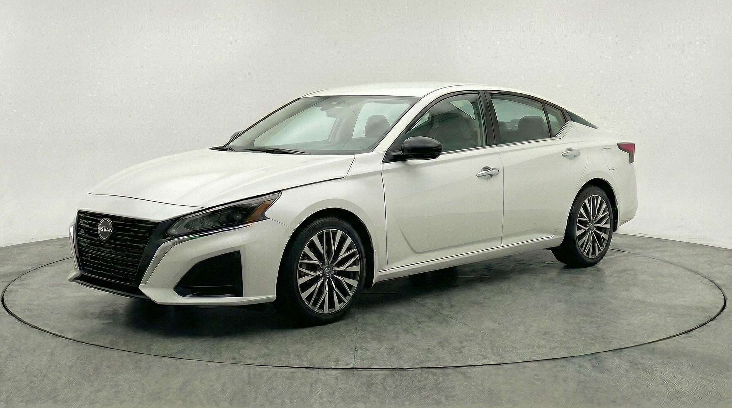 Thumbnail: 2025 Nissan Altima - 3