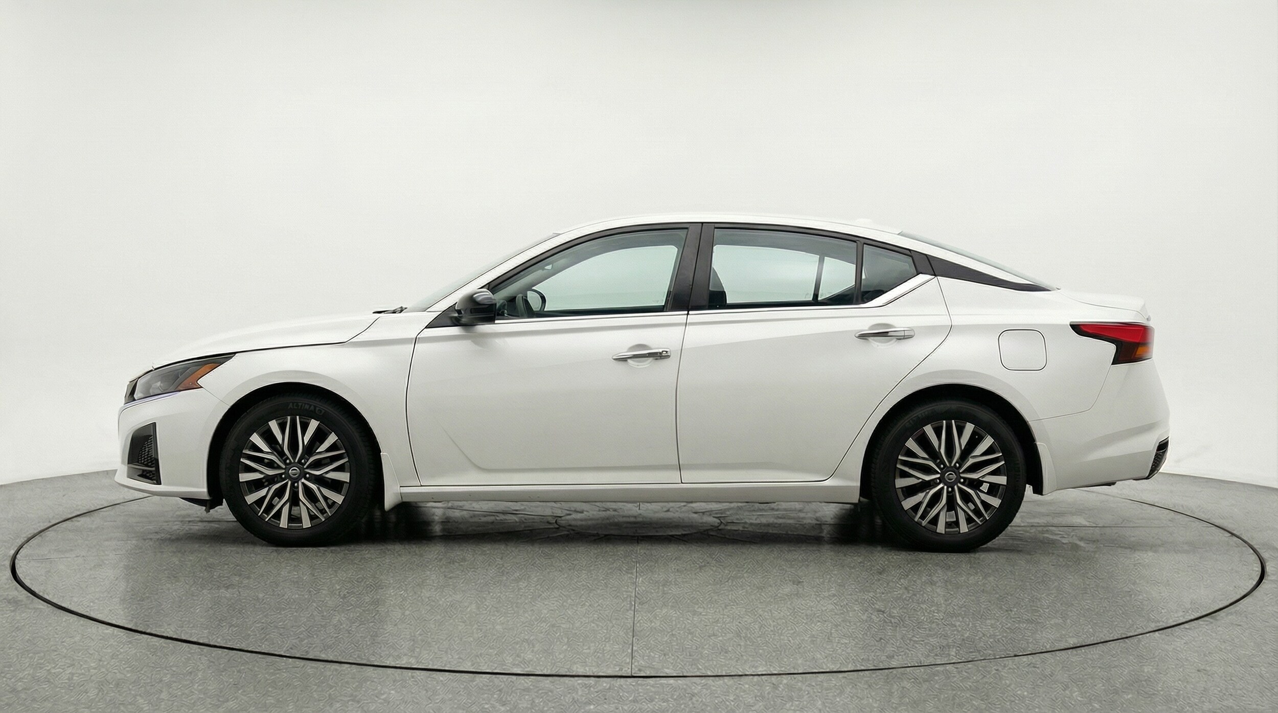 Thumbnail: 2025 Nissan Altima - 4