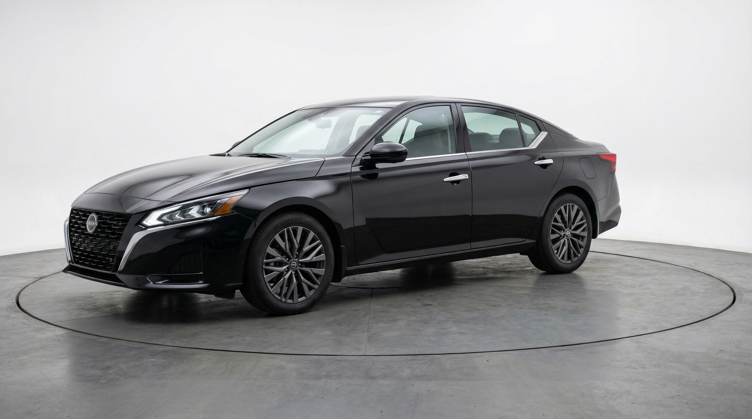 Thumbnail: 2025 Nissan Altima - 3