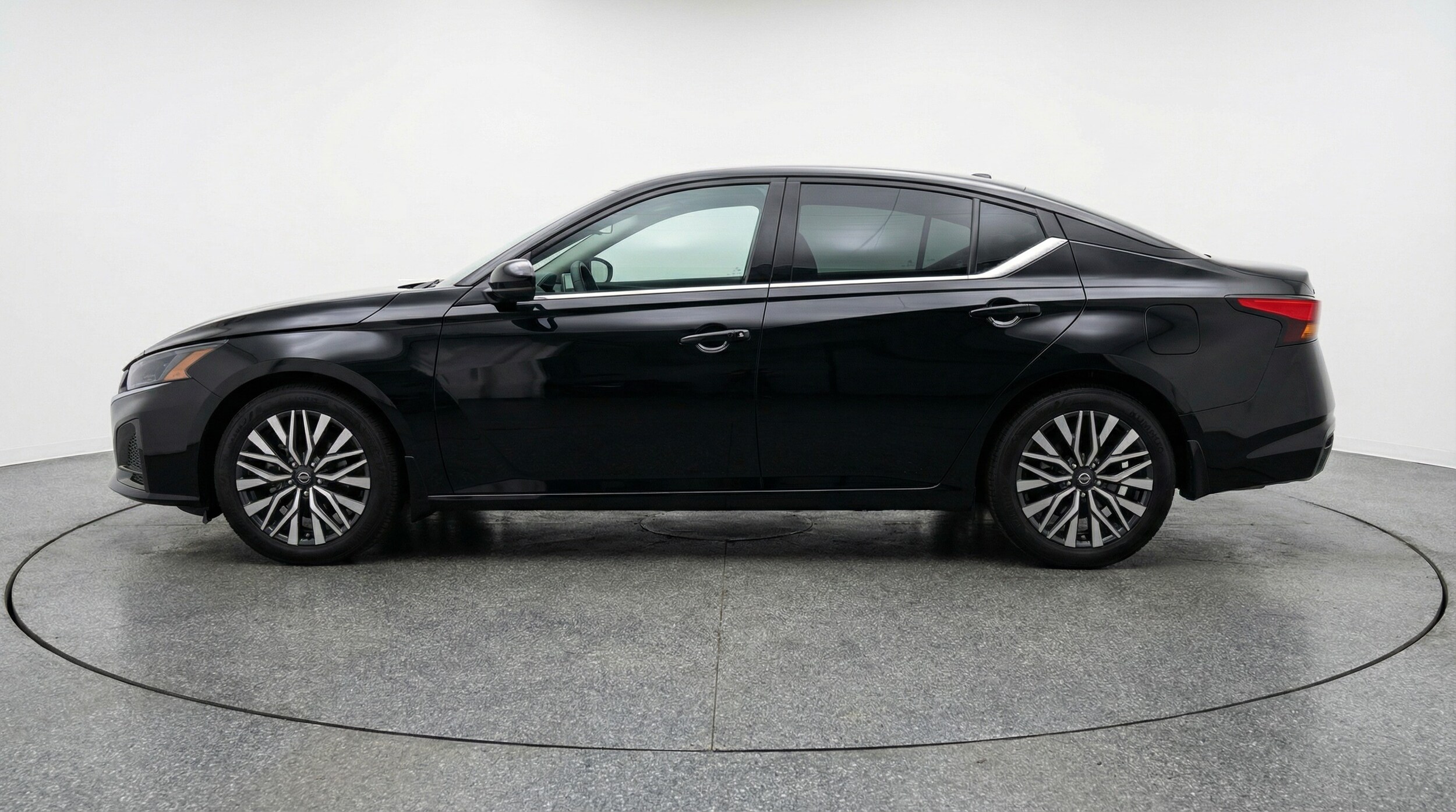 Thumbnail: 2025 Nissan Altima - 4