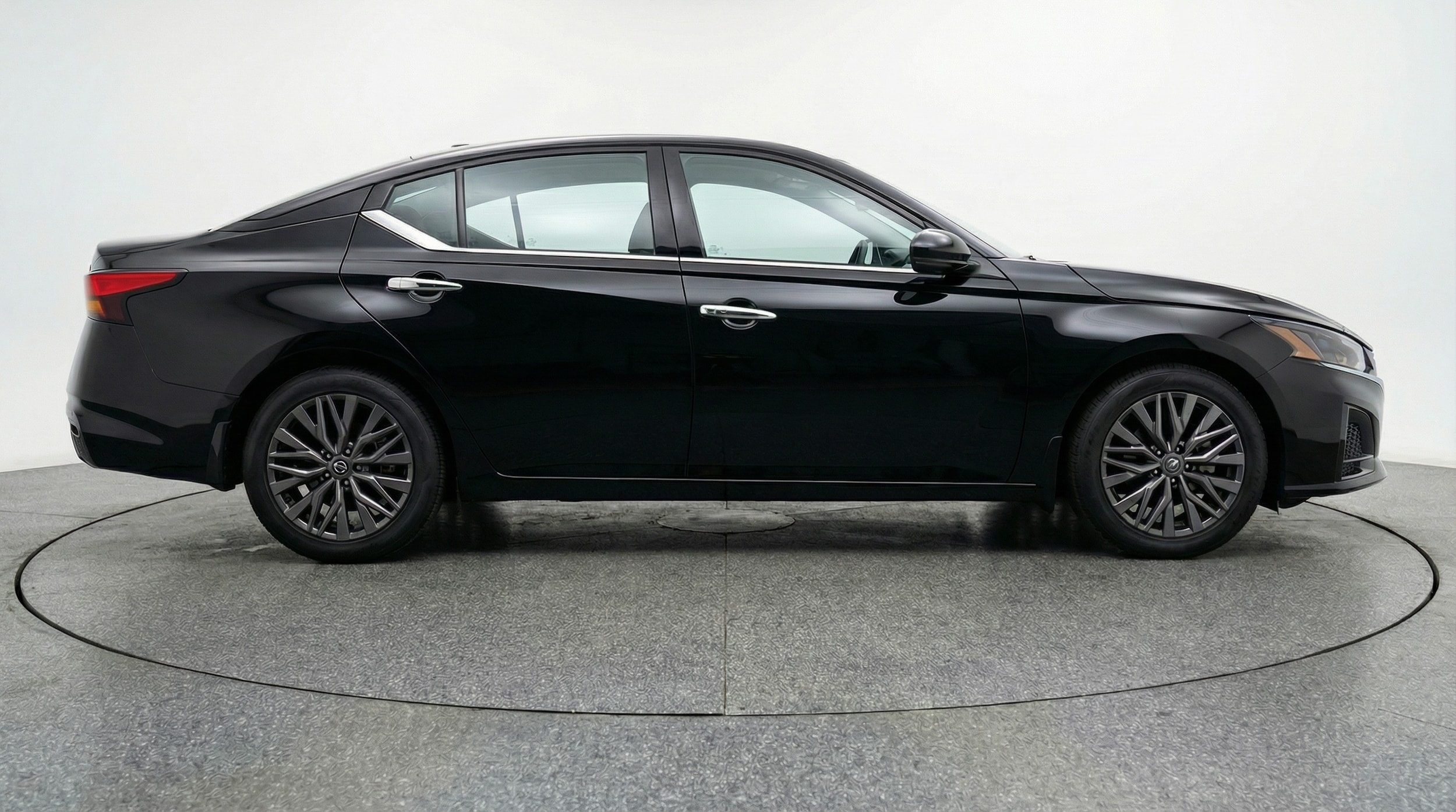 Thumbnail: 2025 Nissan Altima - 8