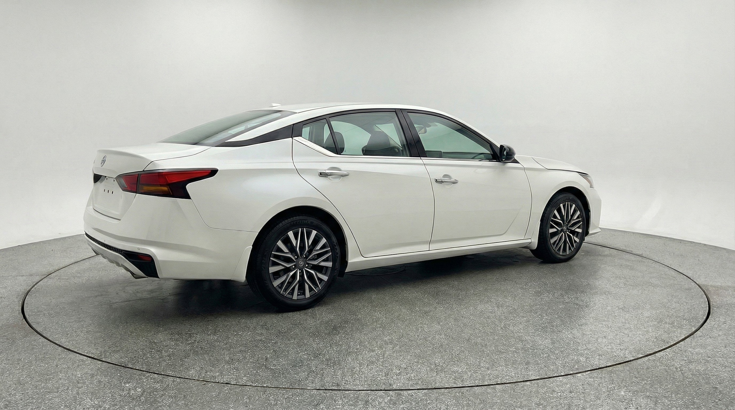 Thumbnail: 2025 Nissan Altima - 9