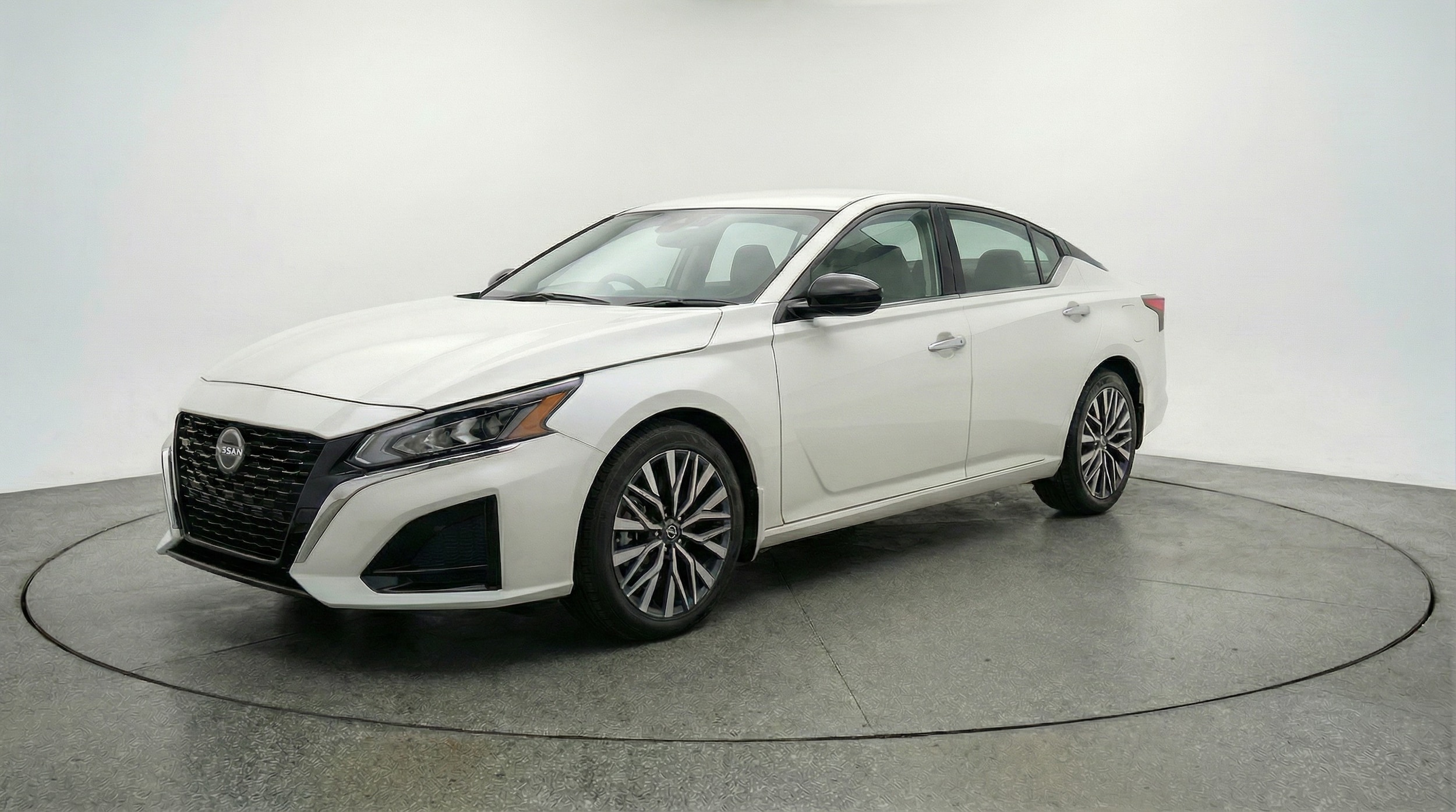 Thumbnail: 2025 Nissan Altima - 3
