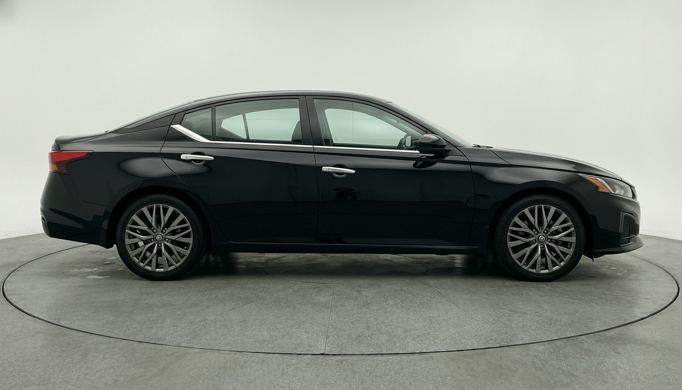 Thumbnail: 2025 Nissan Altima - 8