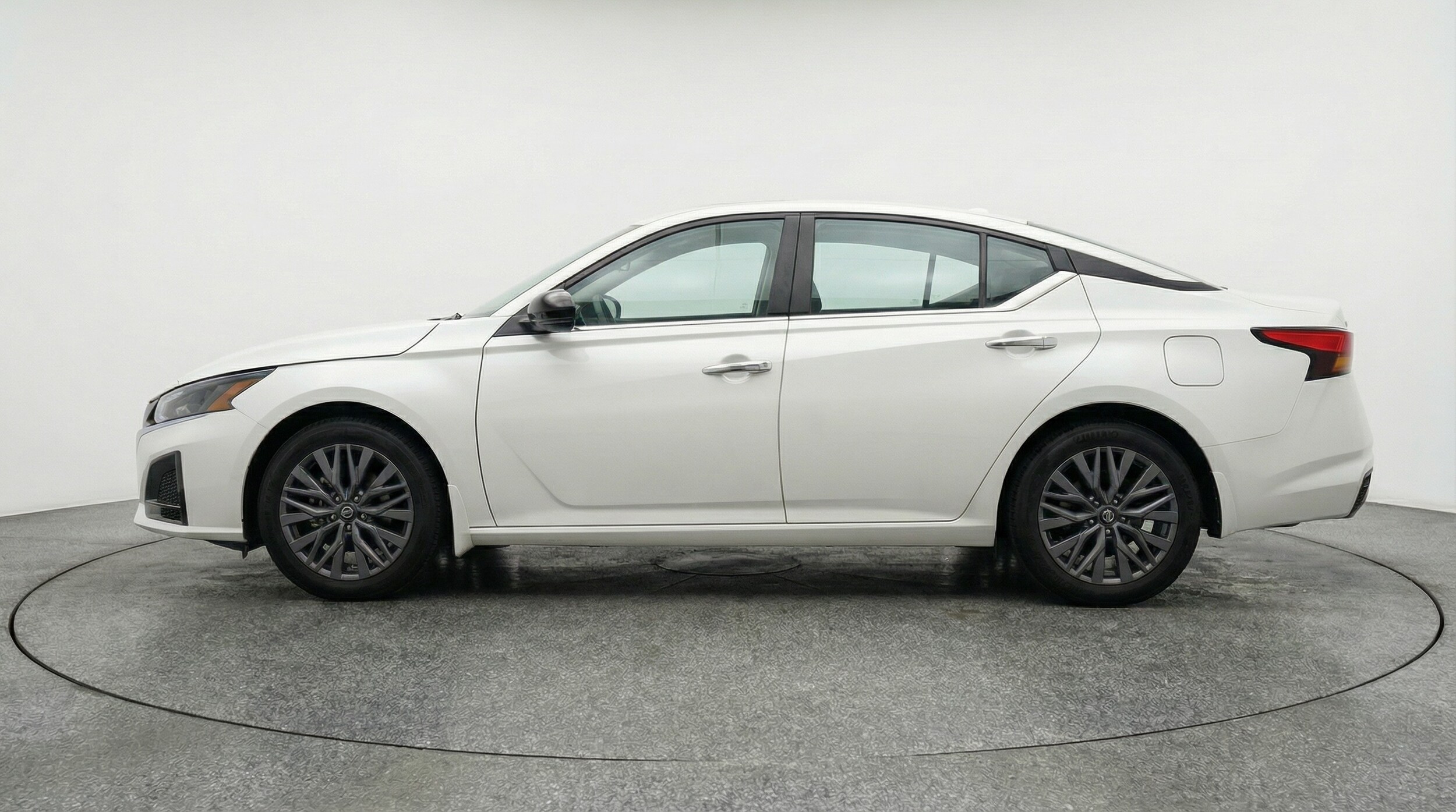 Thumbnail: 2025 Nissan Altima - 4