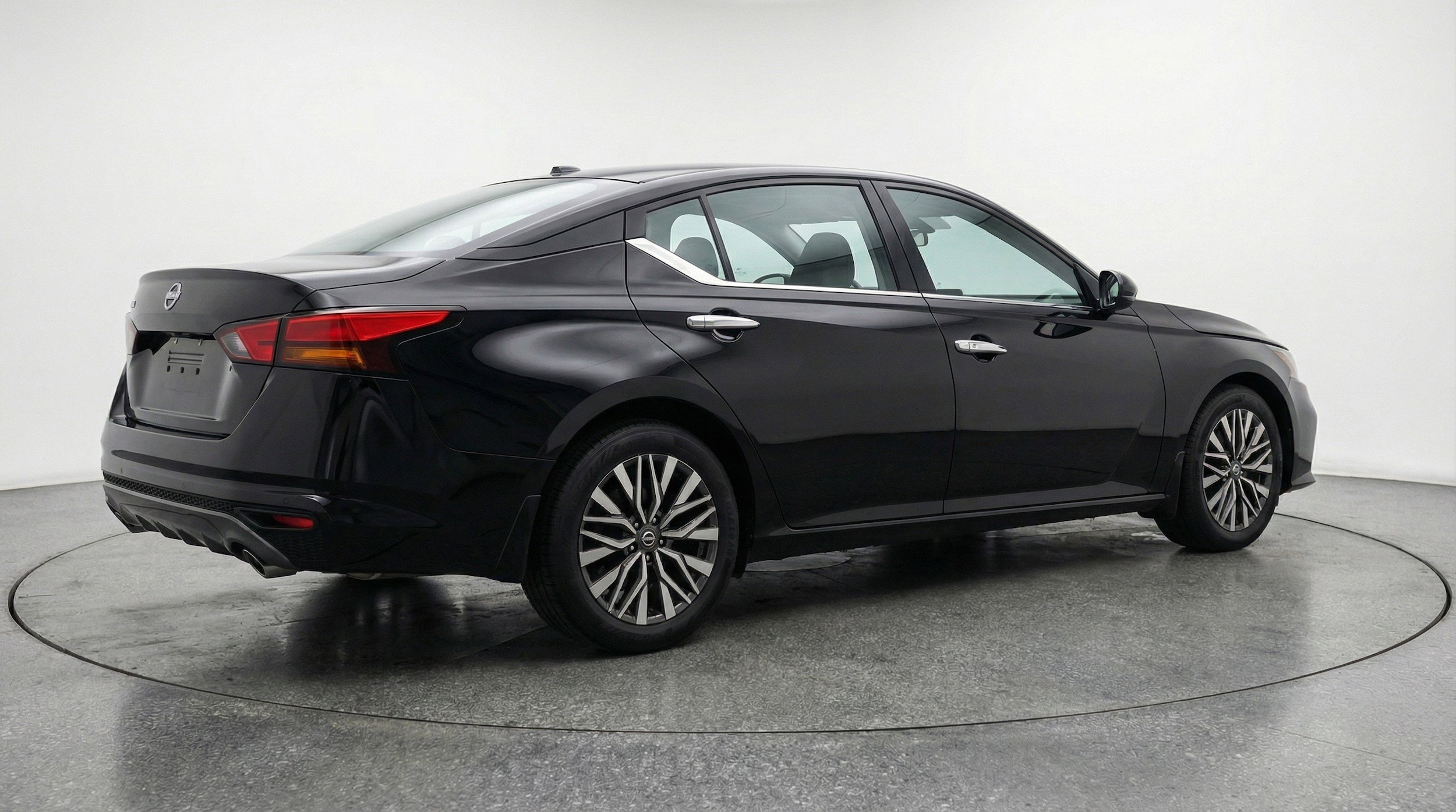 Thumbnail: 2025 Nissan Altima - 9