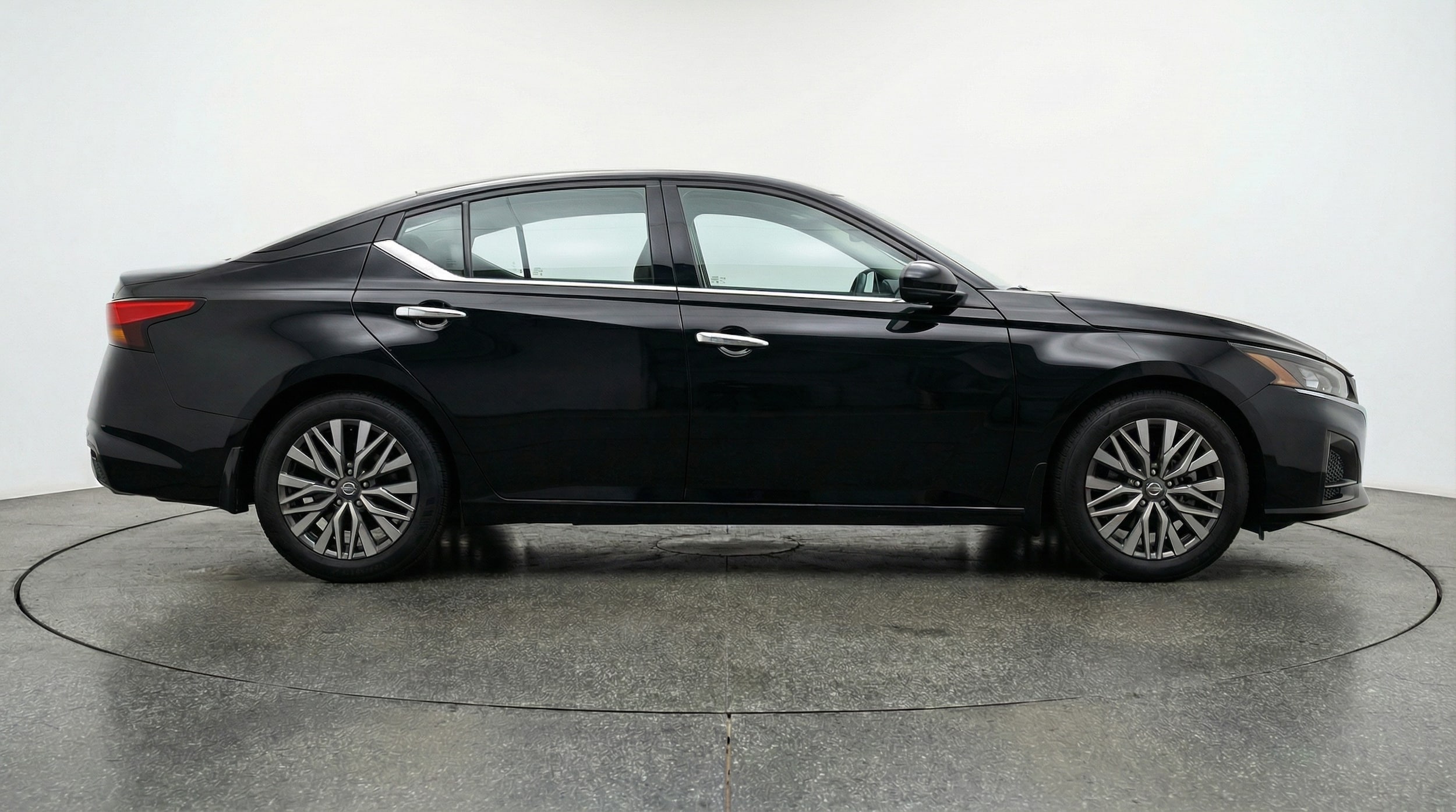 Thumbnail: 2025 Nissan Altima - 8