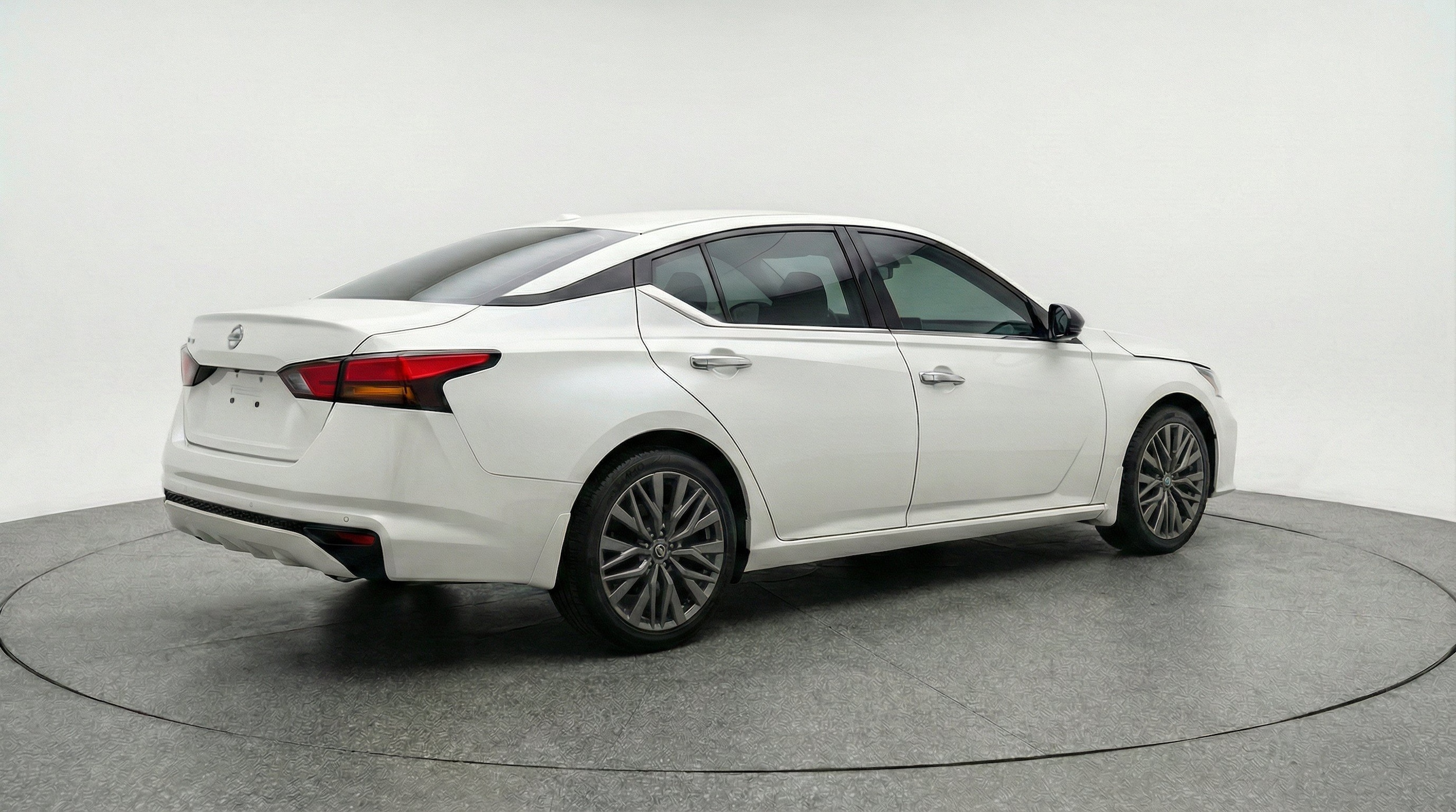 Thumbnail: 2025 Nissan Altima - 9