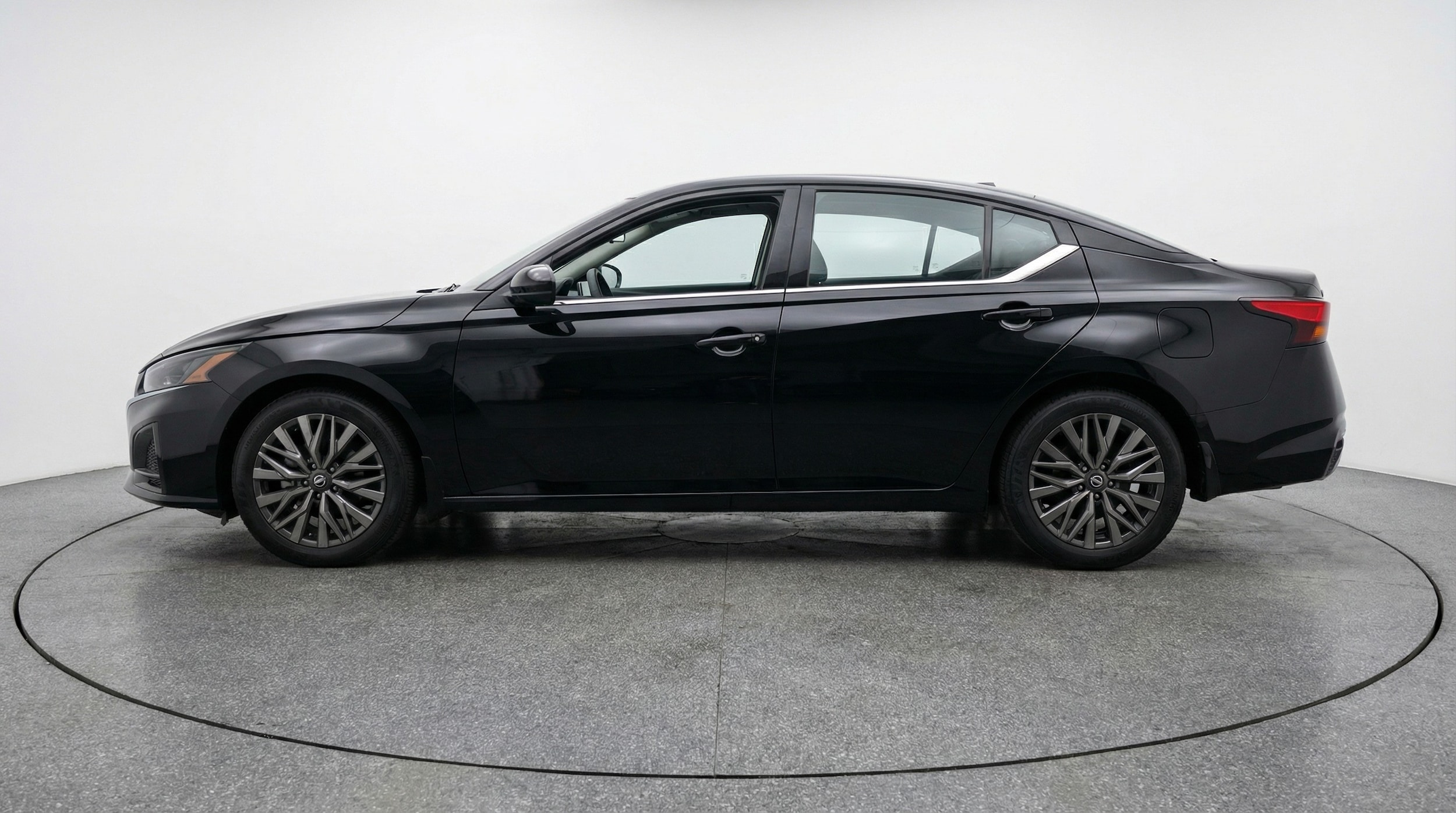 Thumbnail: 2025 Nissan Altima - 4