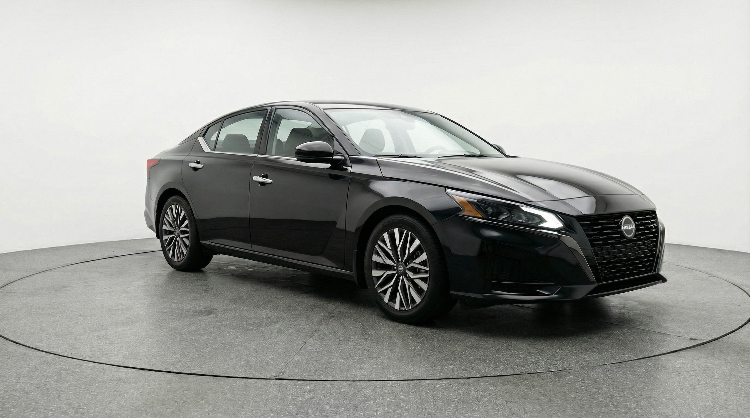 Thumbnail: 2025 Nissan Altima - 1