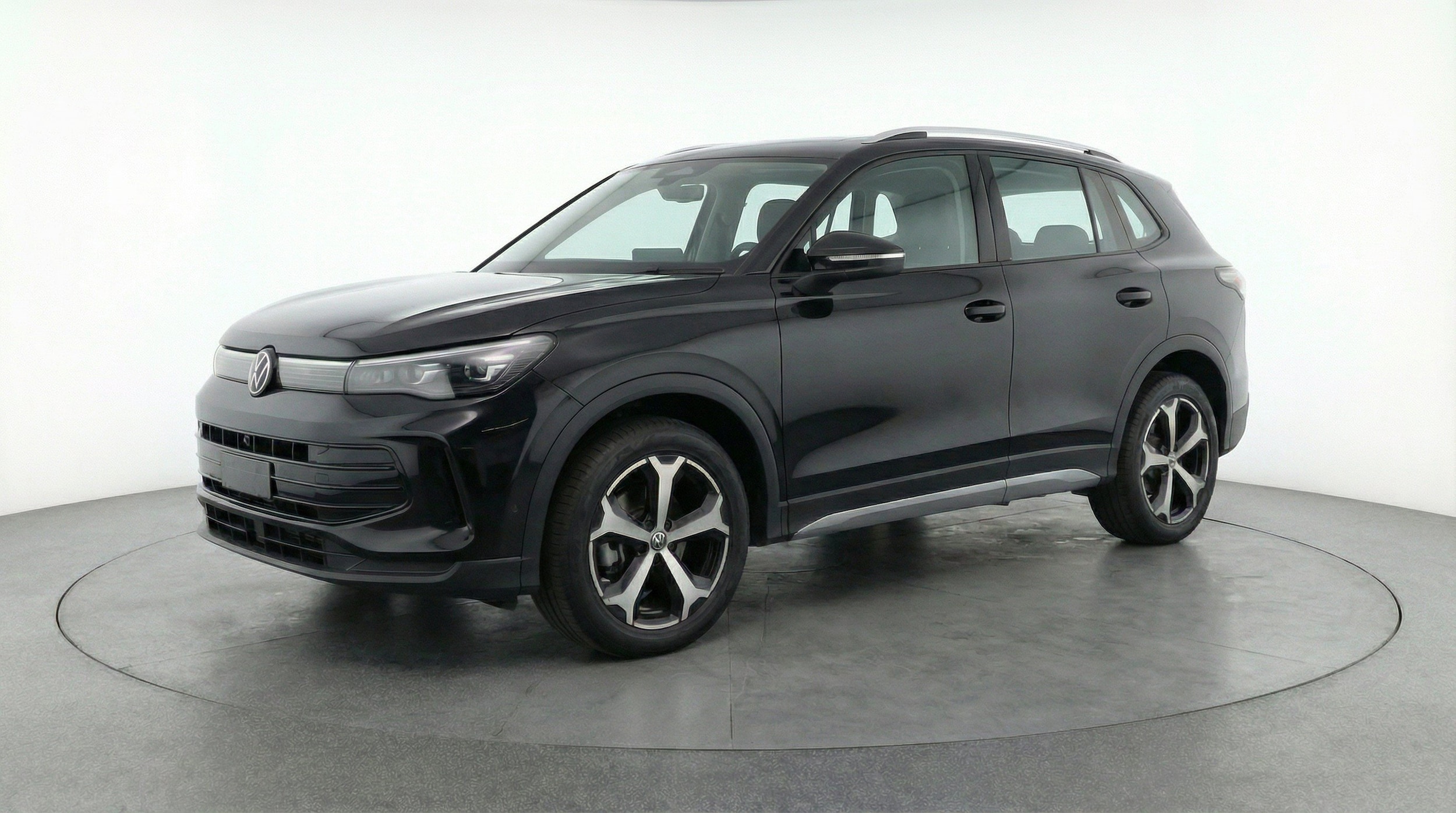 Thumbnail: 2026 Volkswagen Tiguan - 3