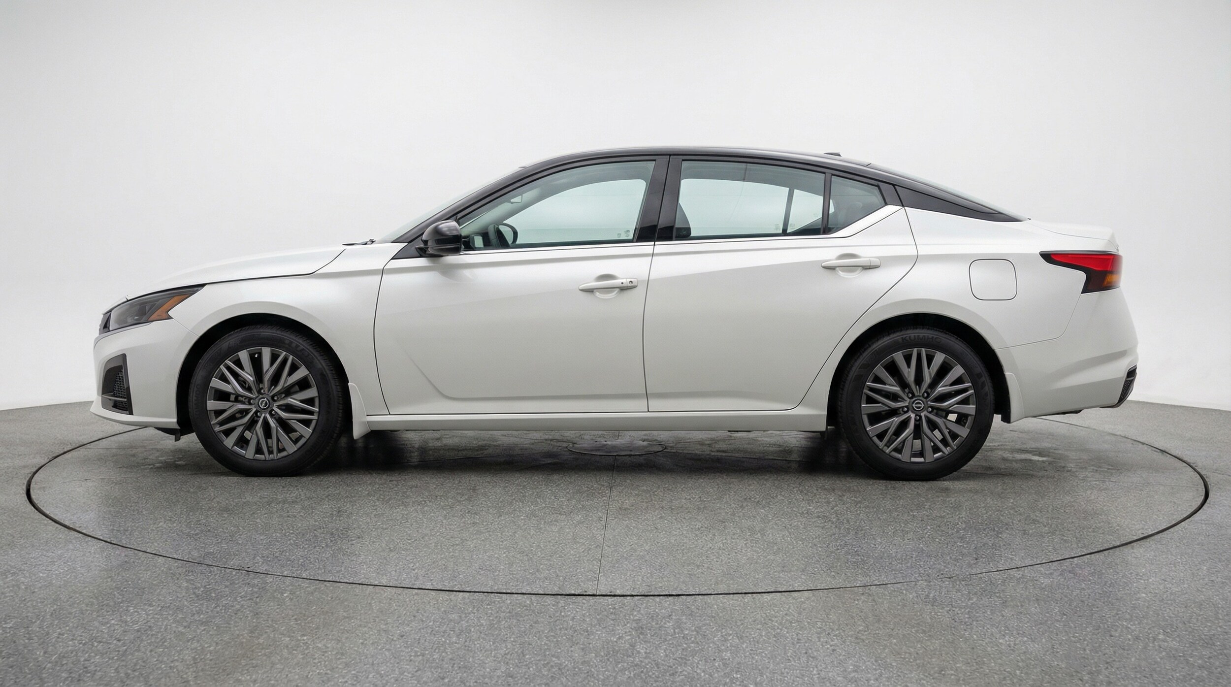 Thumbnail: 2025 Nissan Altima - 4