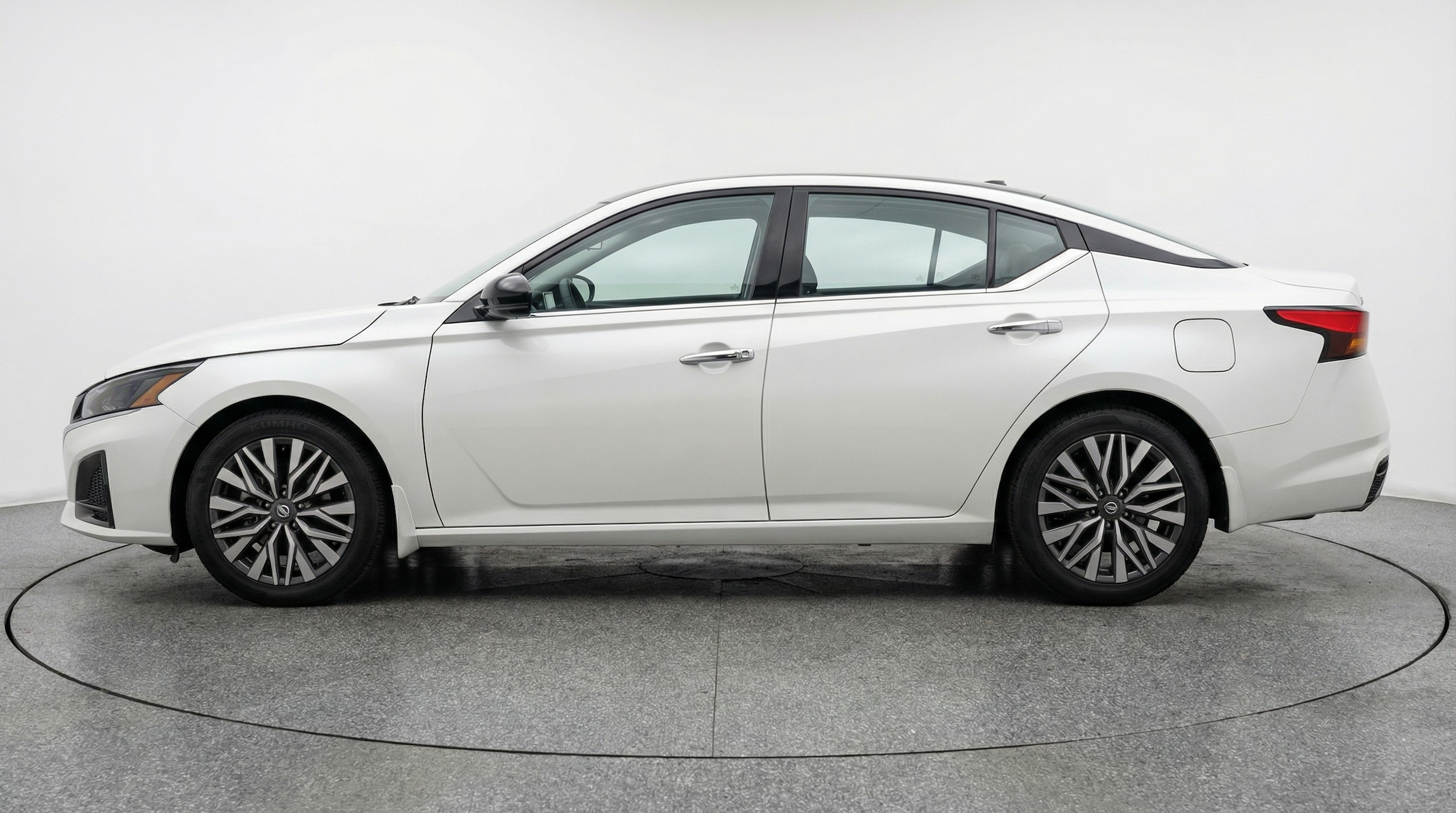 Thumbnail: 2025 Nissan Altima - 4