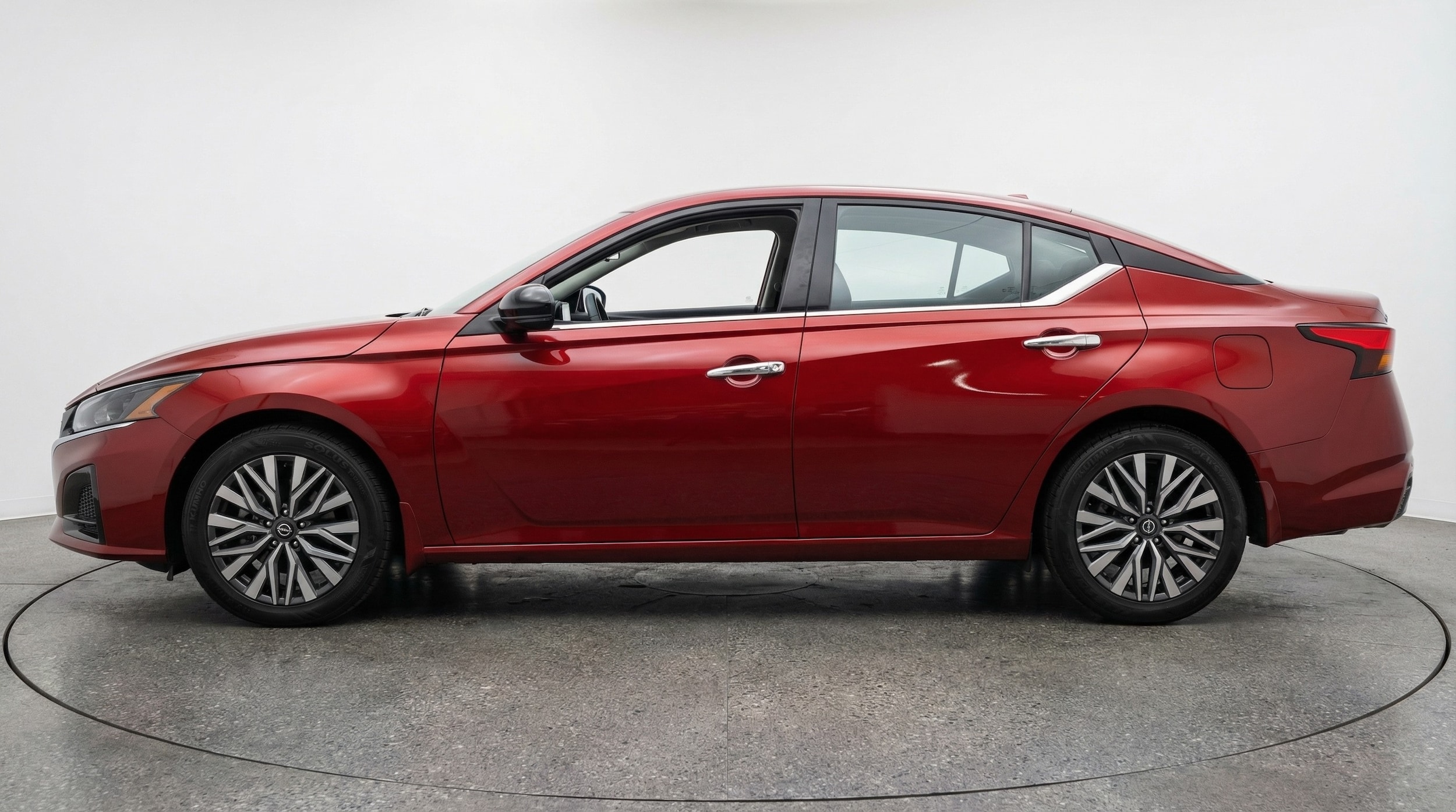 Thumbnail: 2025 Nissan Altima - 4