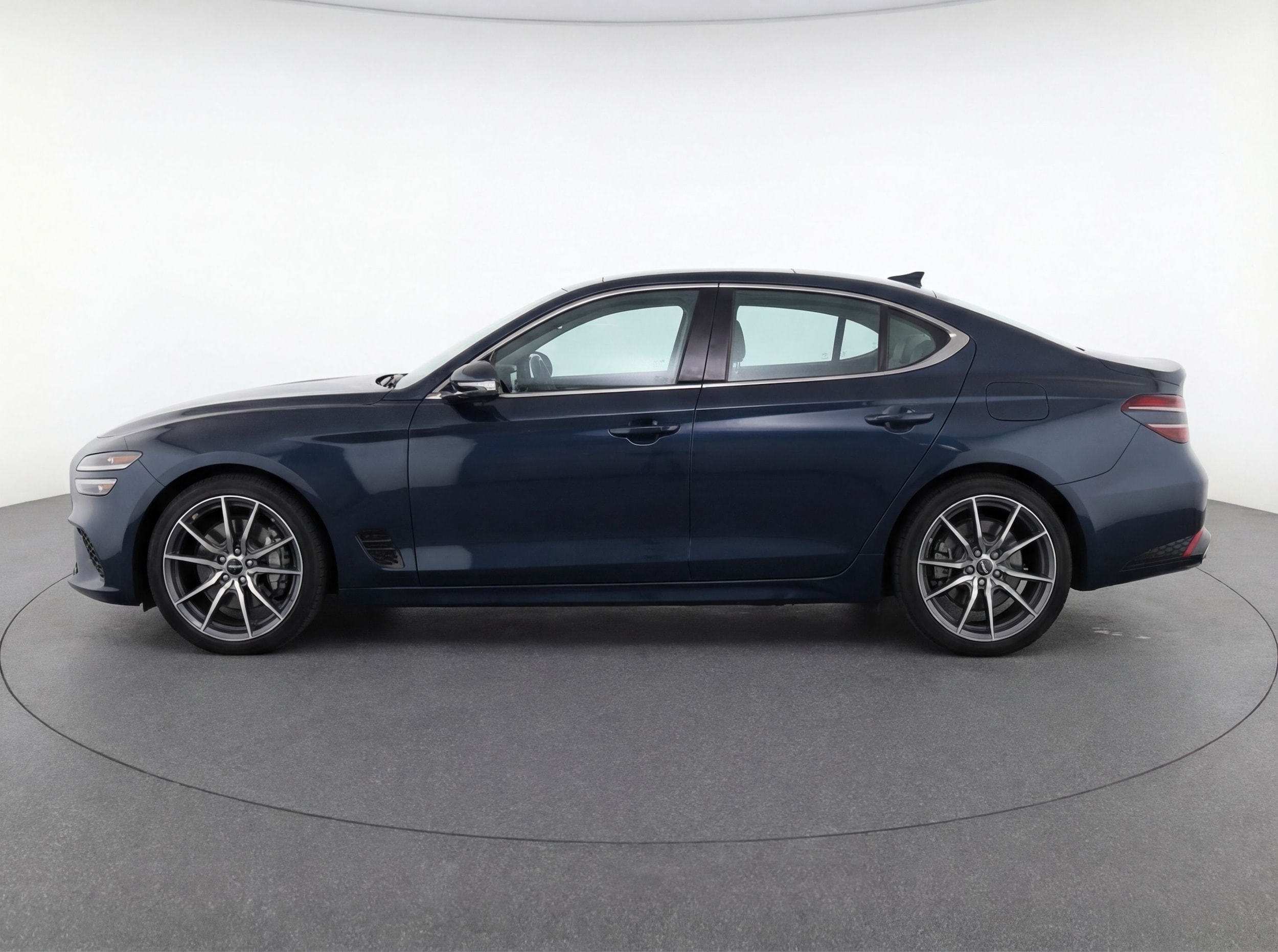 Thumbnail: 2025 Genesis G70 - 4