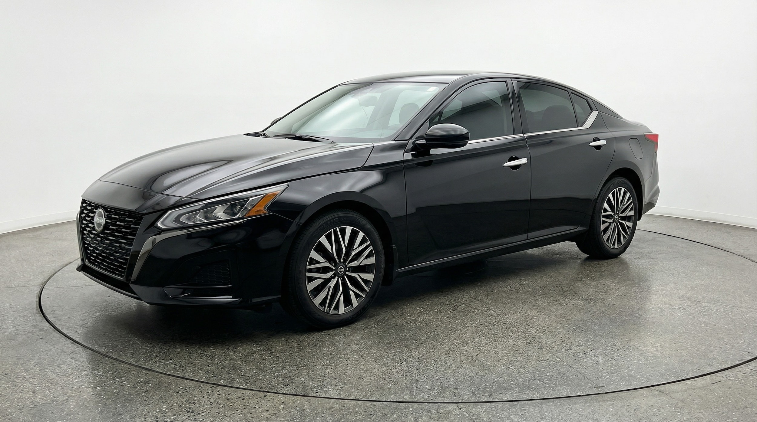 Thumbnail: 2025 Nissan Altima - 3