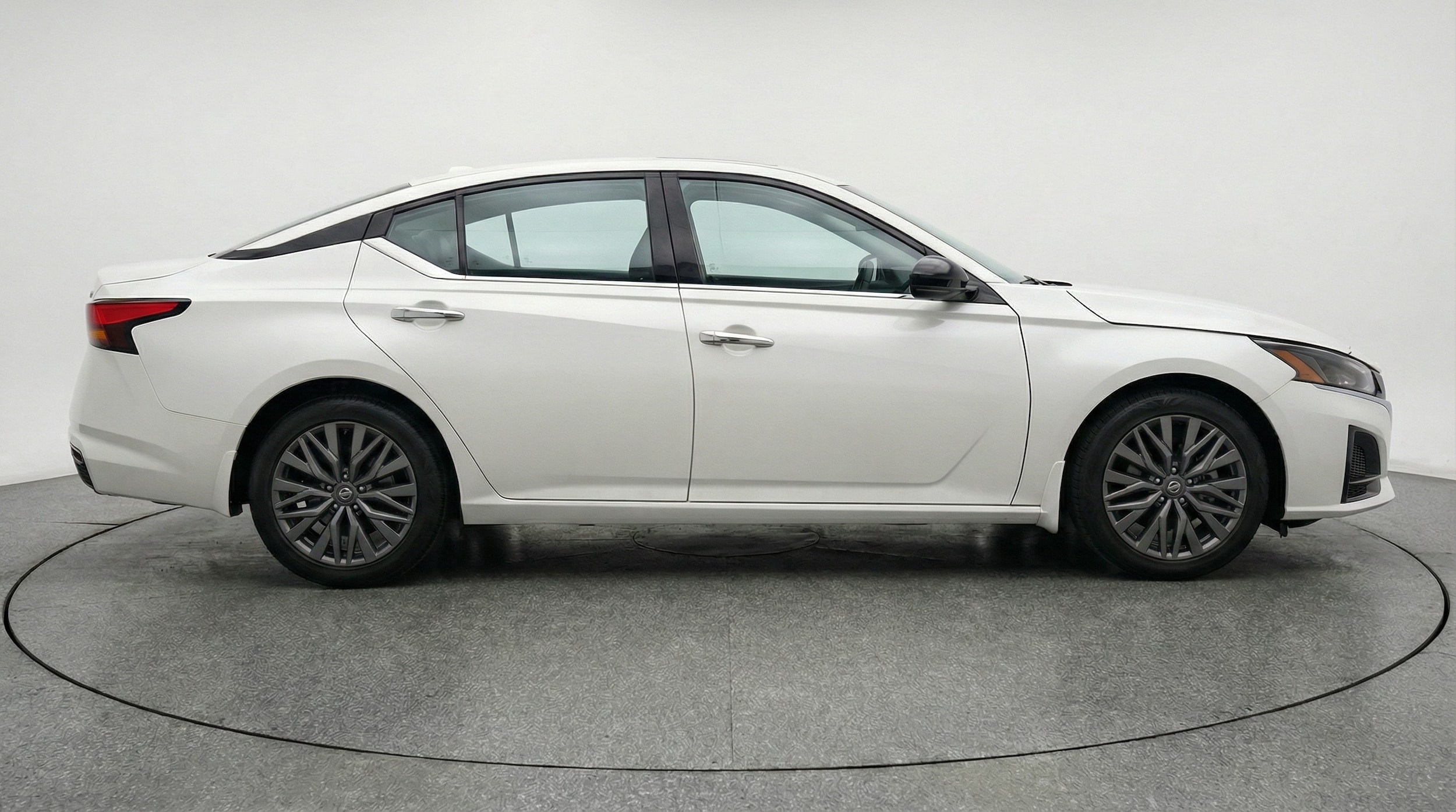 Thumbnail: 2025 Nissan Altima - 8