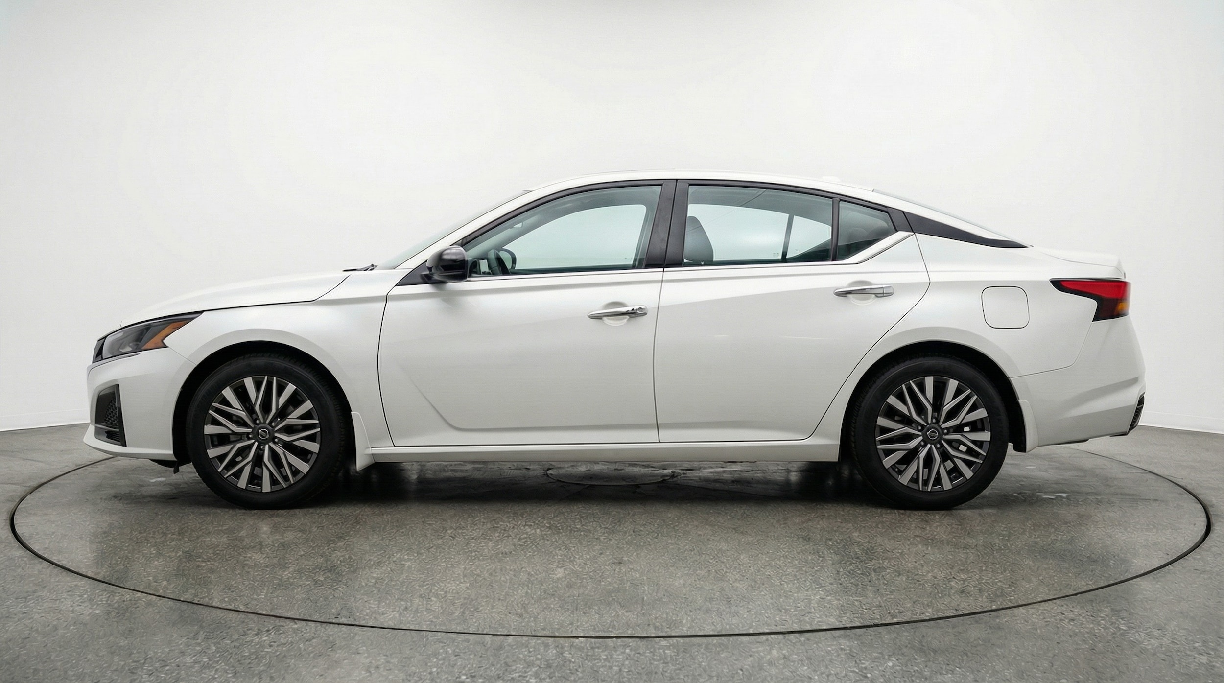 Thumbnail: 2025 Nissan Altima - 4