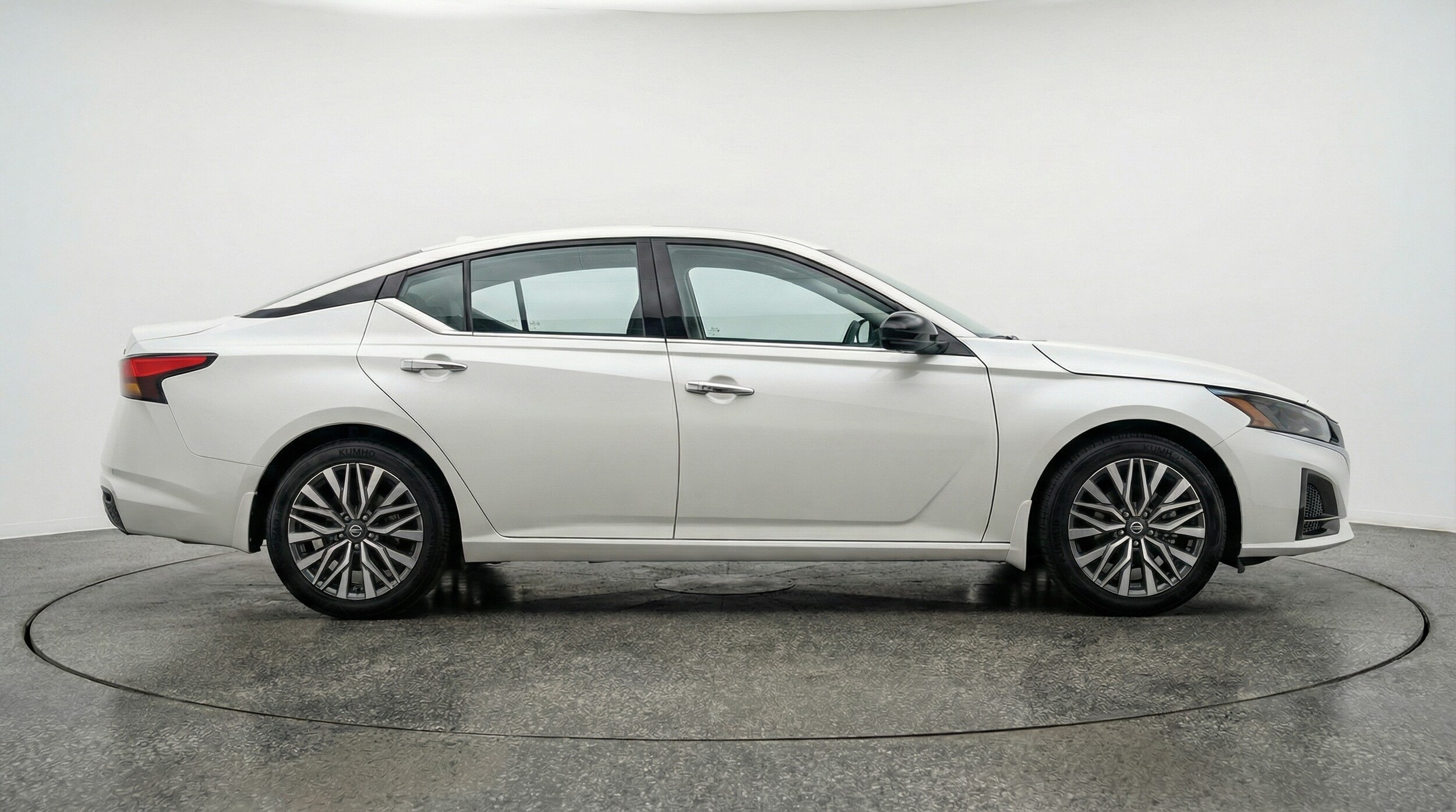 Thumbnail: 2025 Nissan Altima - 8