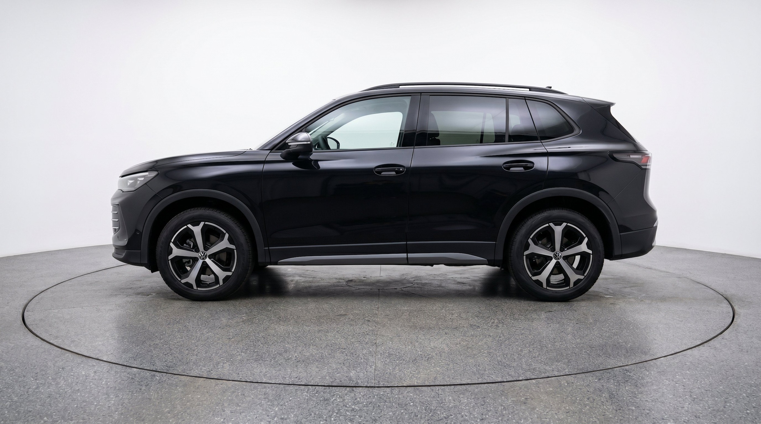 Thumbnail: 2026 Volkswagen Tiguan - 5
