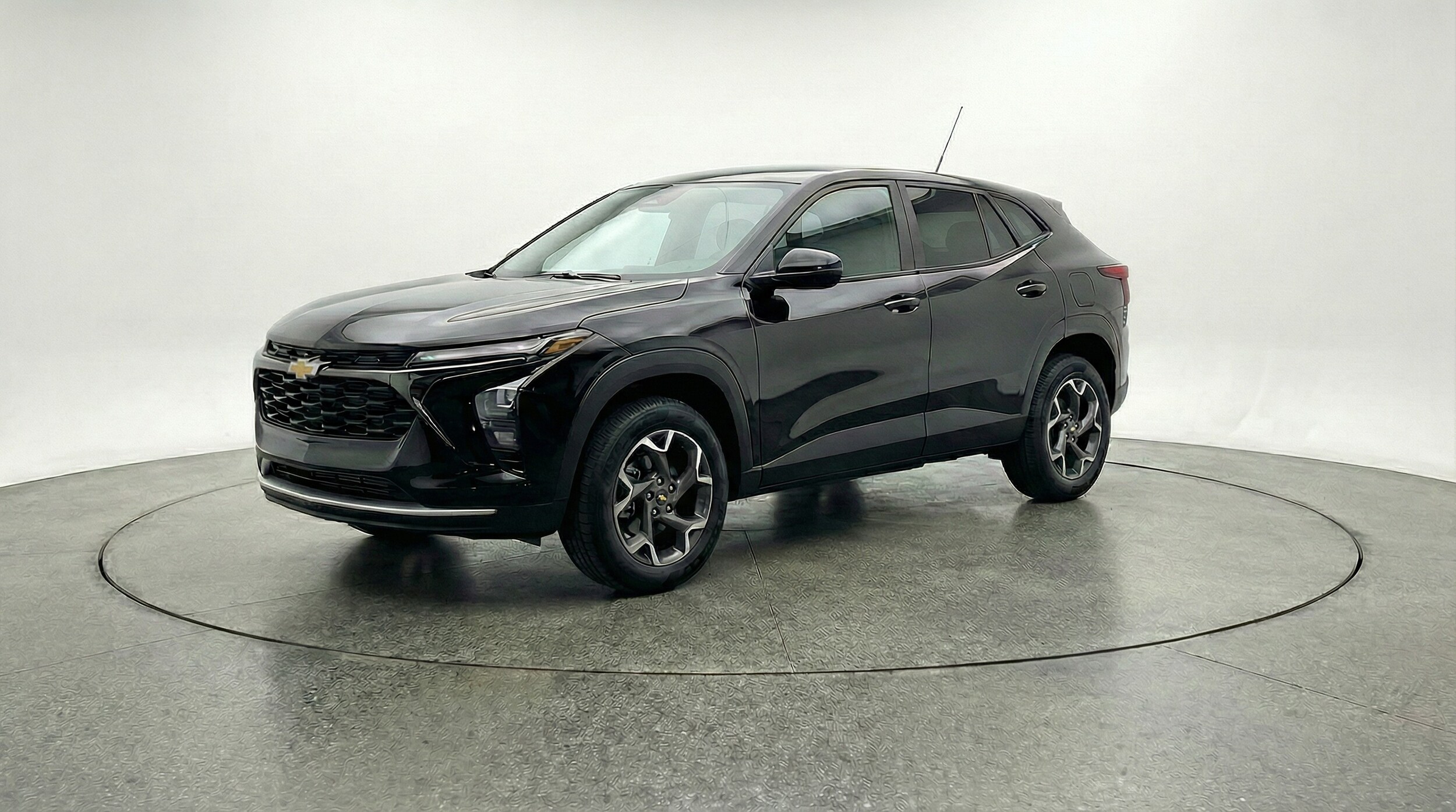 Thumbnail: 2025 Chevrolet Trax - 3