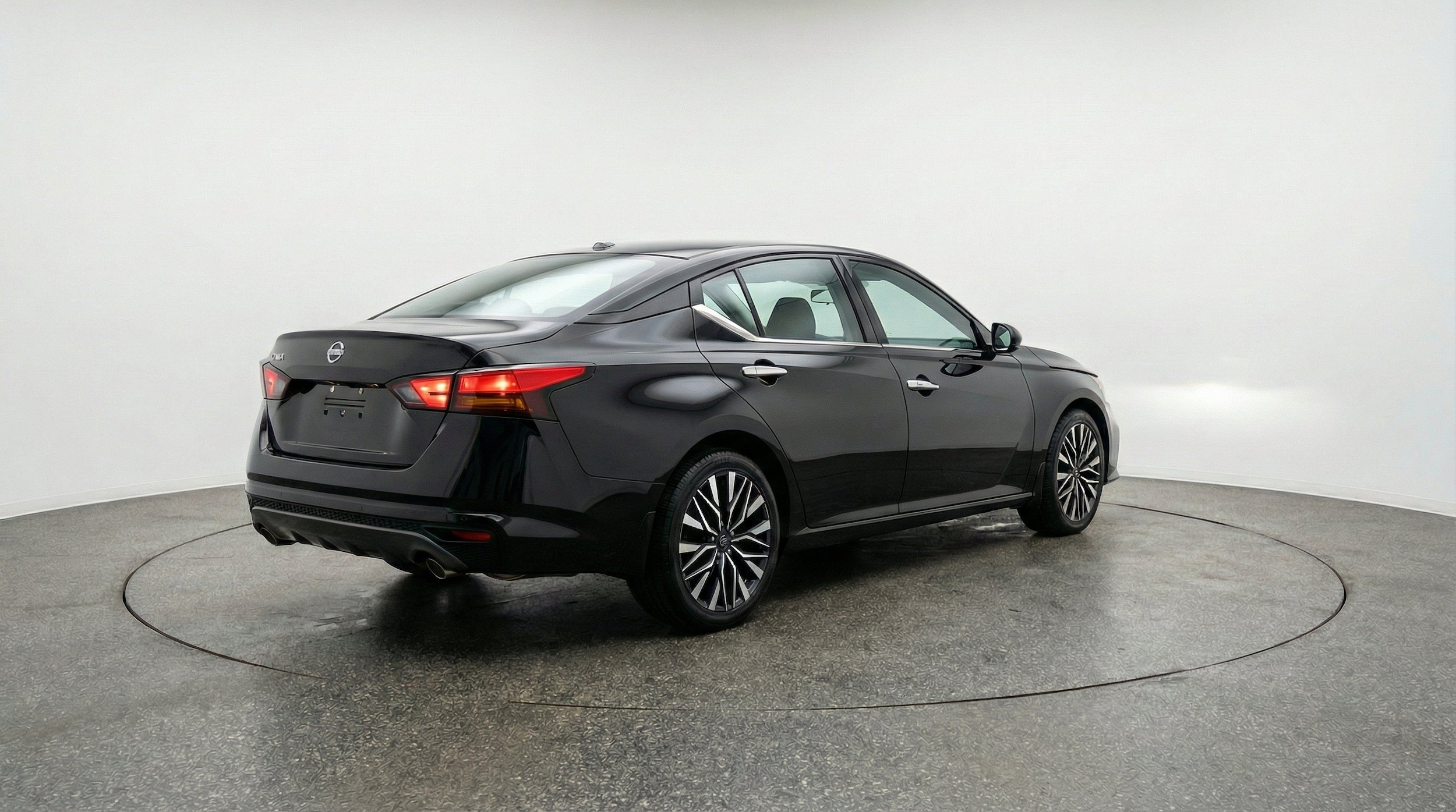 Thumbnail: 2025 Nissan Altima - 9