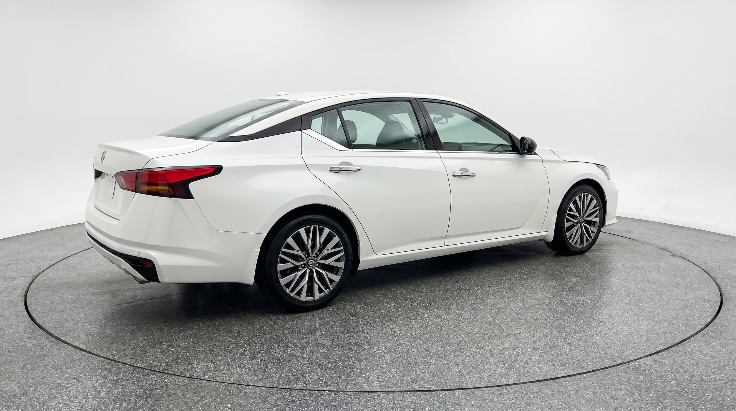 Thumbnail: 2025 Nissan Altima - 9