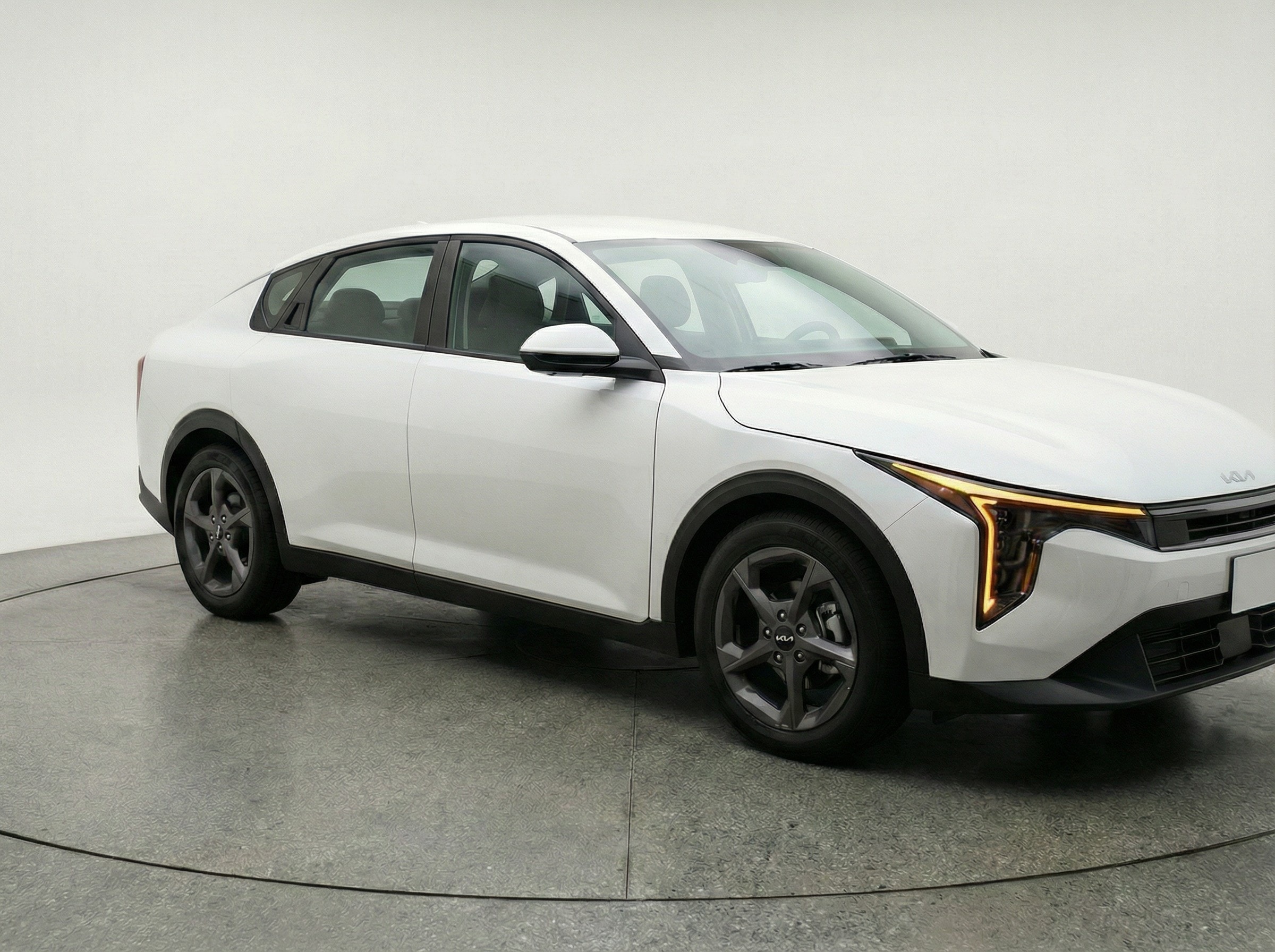 Thumbnail: 2025 Kia K4 - 1