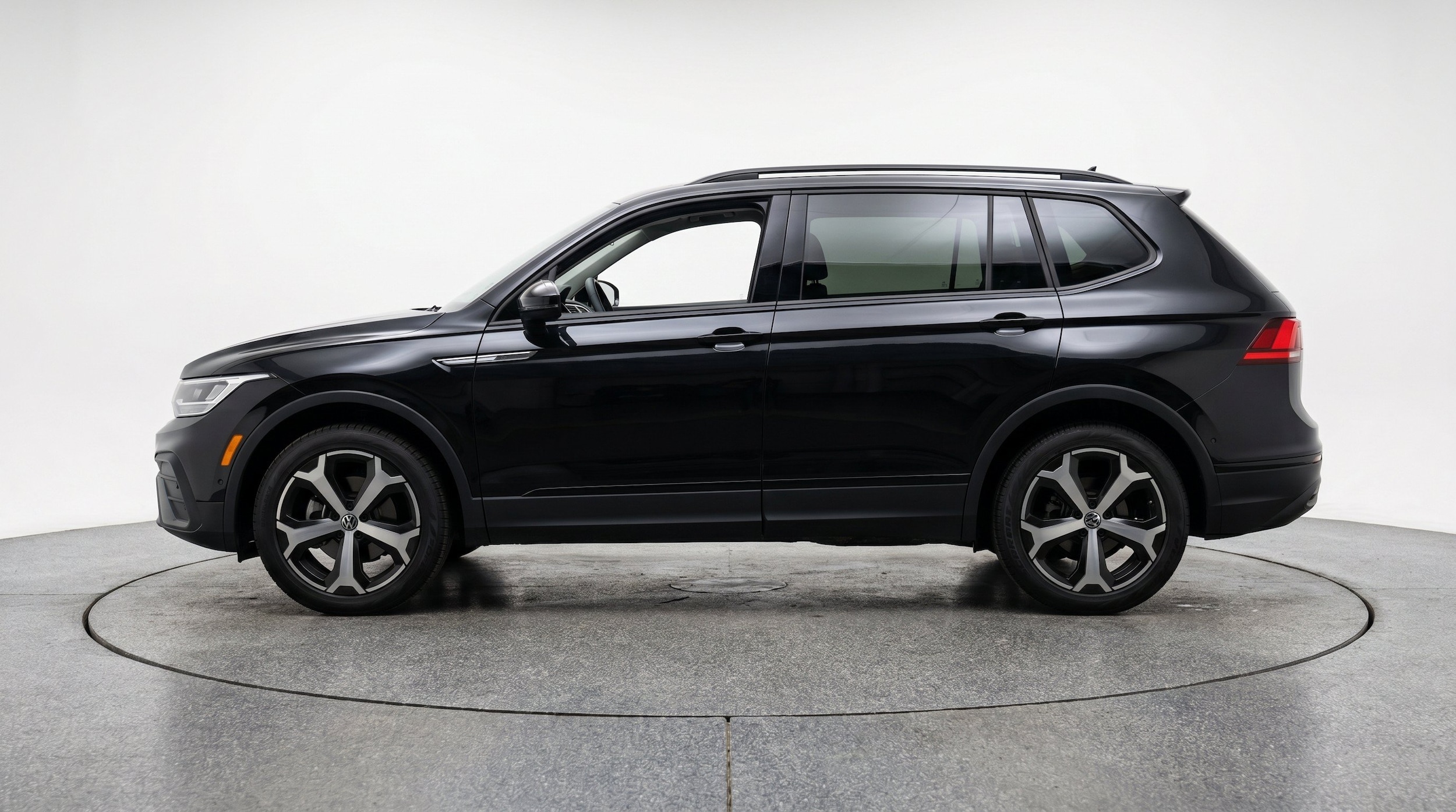 Thumbnail: 2026 Volkswagen Tiguan - 5