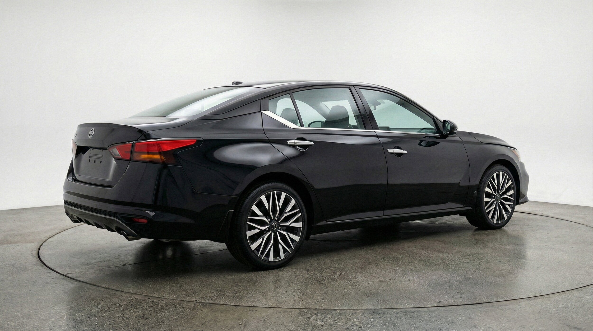 Thumbnail: 2025 Nissan Altima - 9
