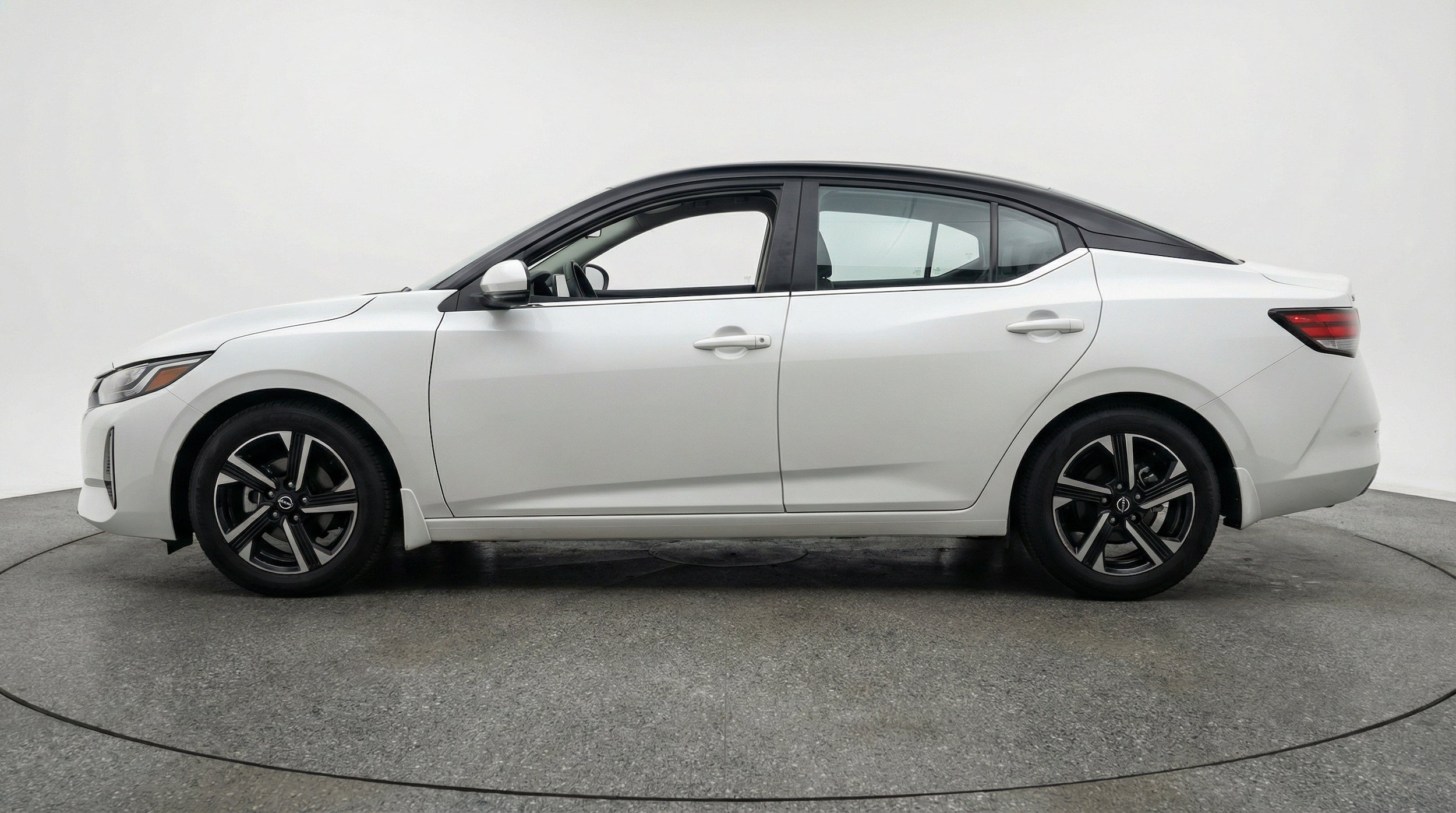 Thumbnail: 2025 Nissan Sentra - 5