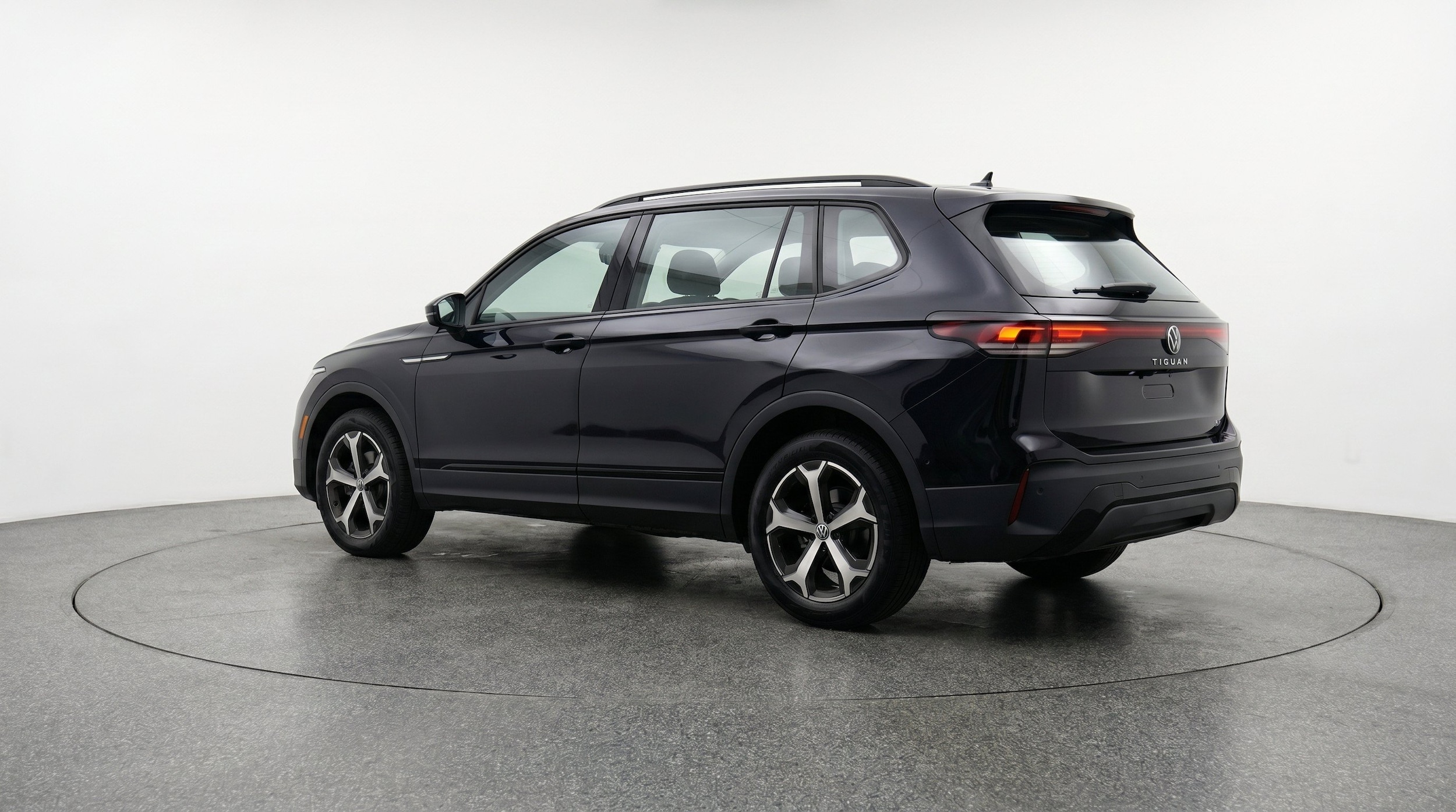 Thumbnail: 2026 Volkswagen Tiguan - 6