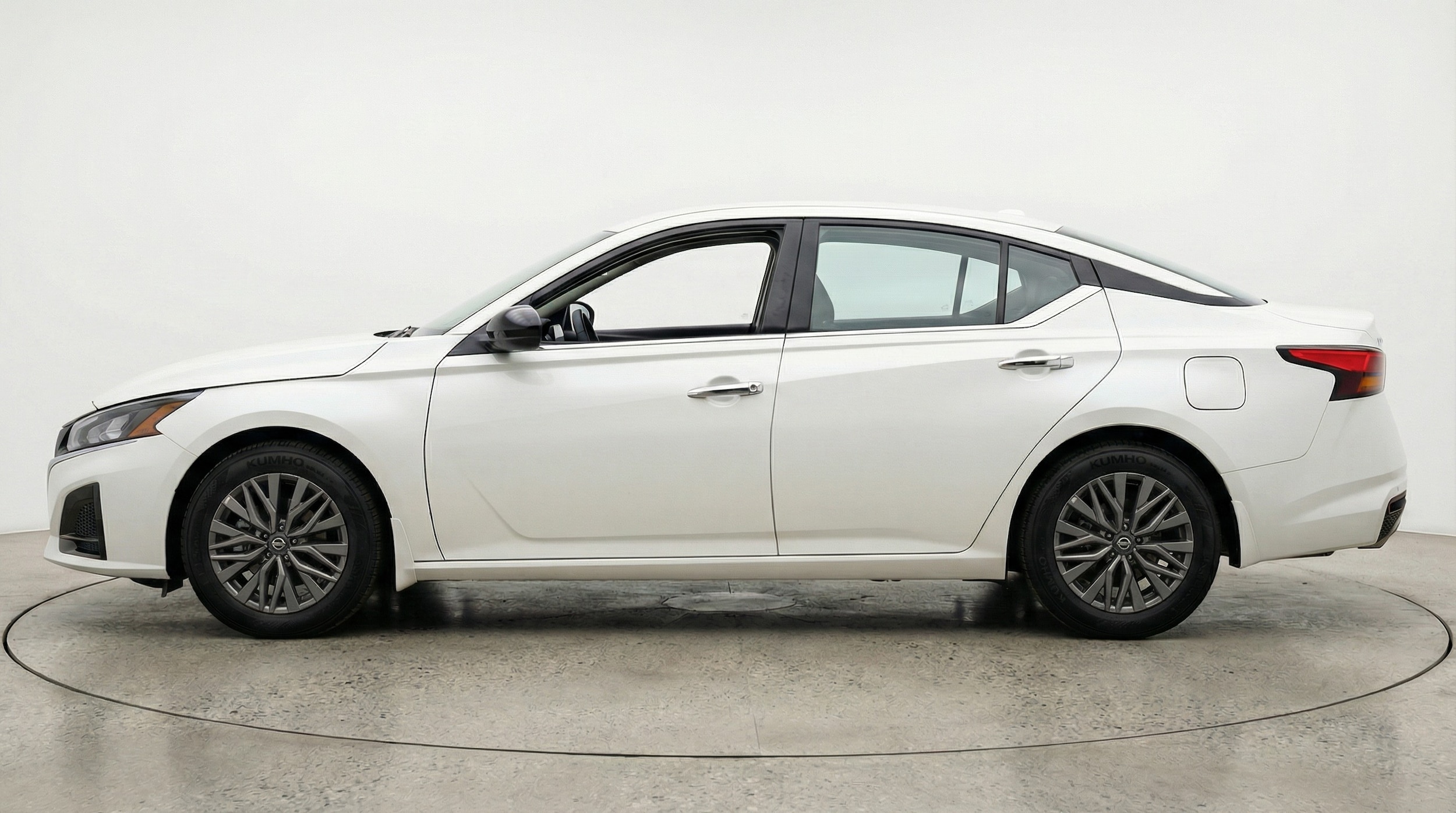 Thumbnail: 2025 Nissan Altima - 4
