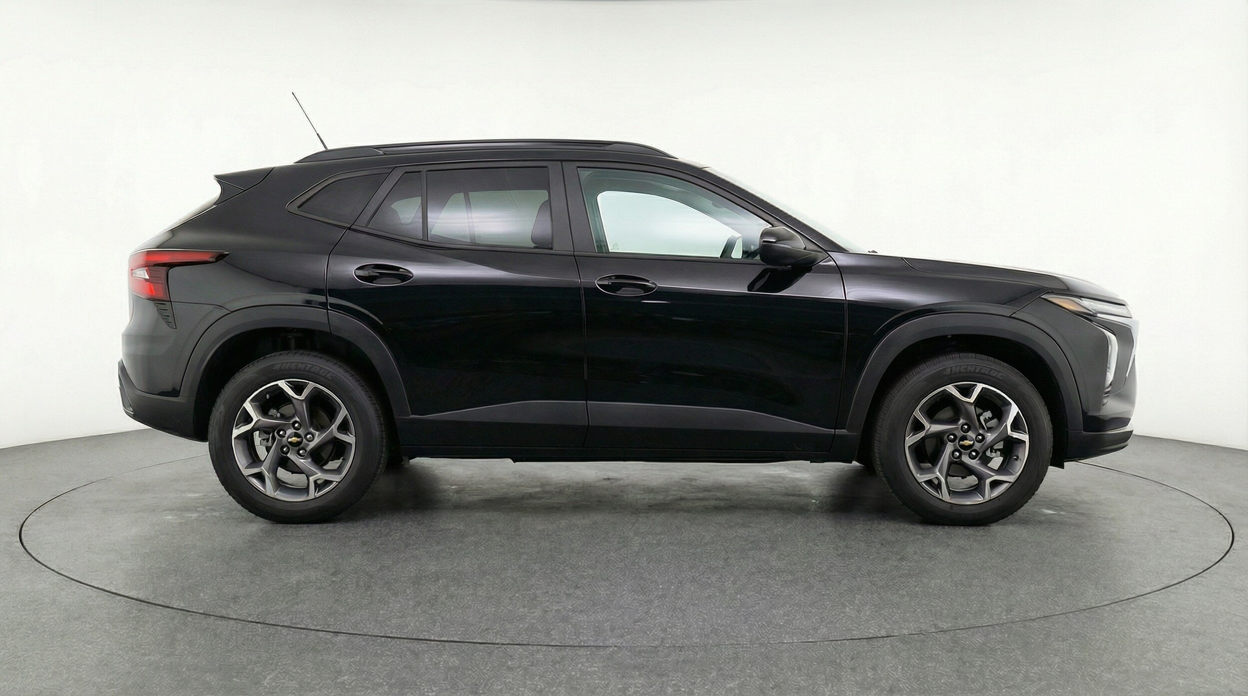 Thumbnail: 2025 Chevrolet Trax - 8