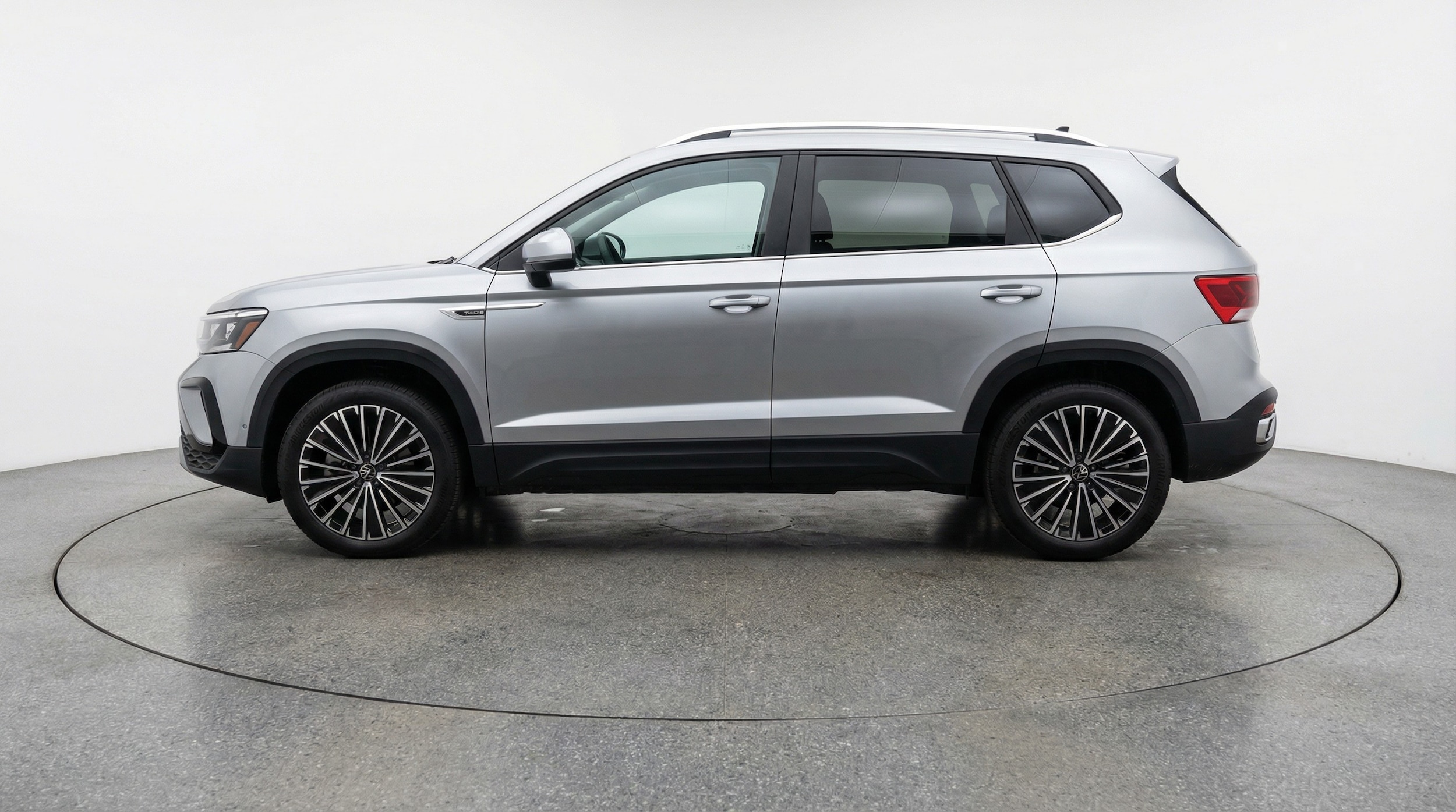 Thumbnail: 2025 Volkswagen Taos - 4