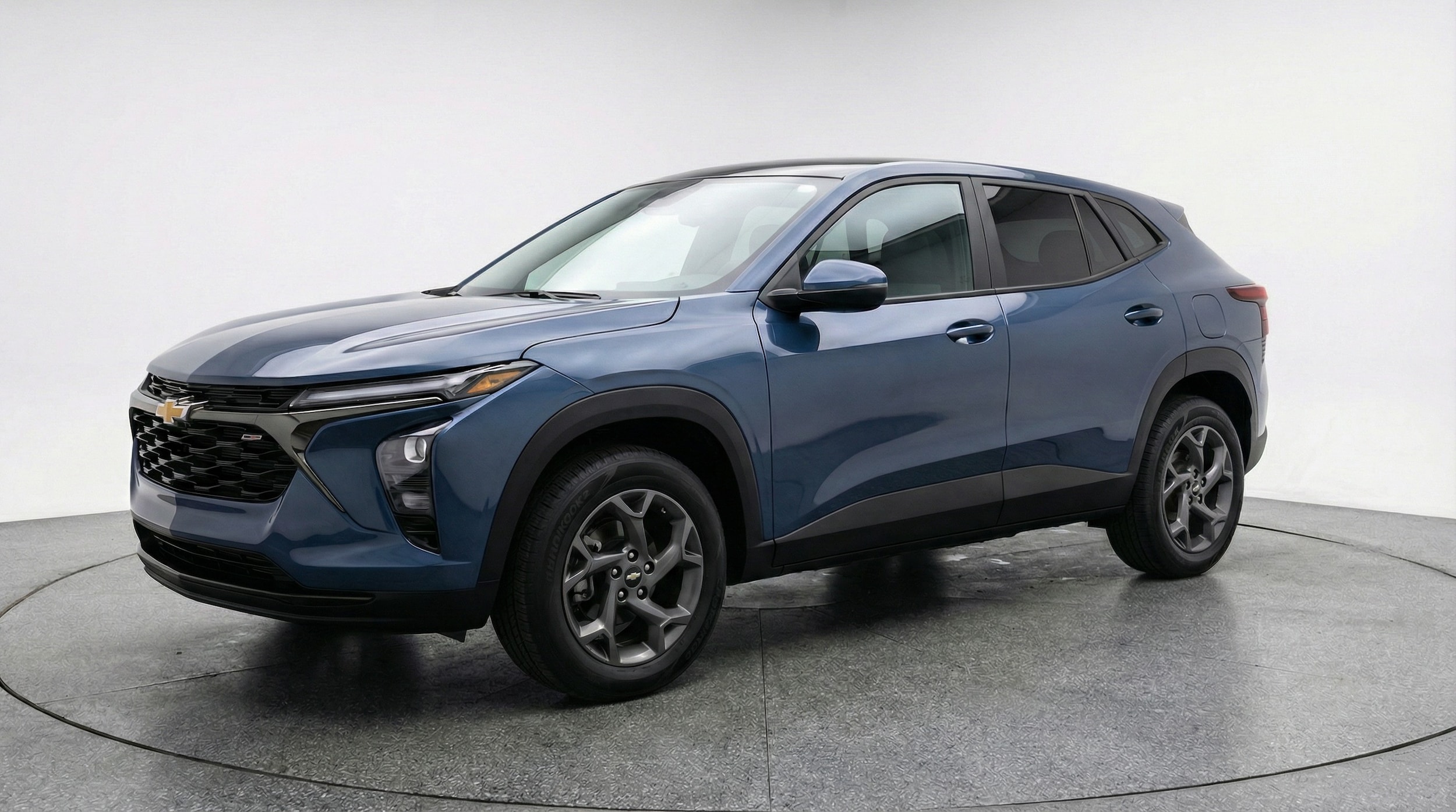 Thumbnail: 2025 Chevrolet Trax - 3