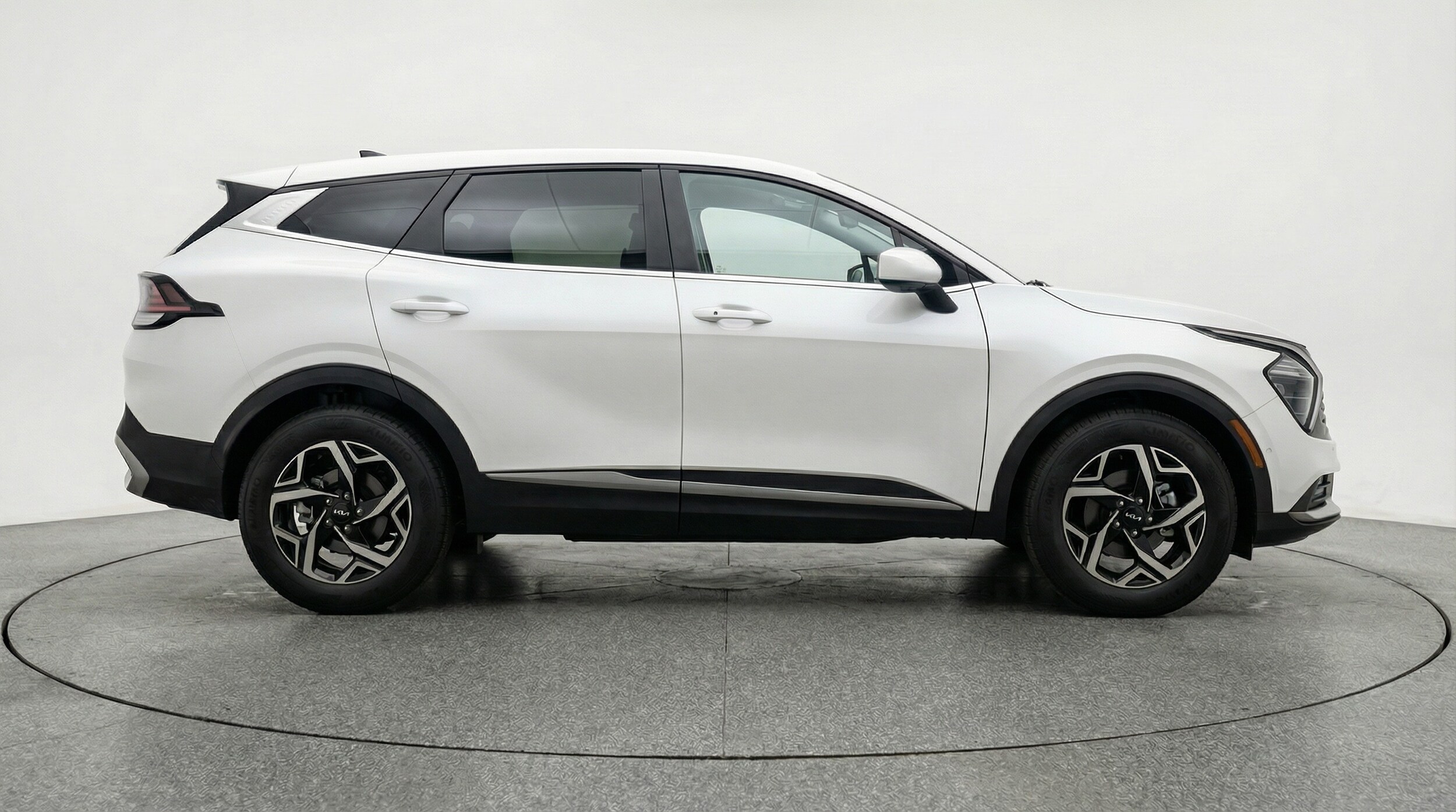 Thumbnail: 2025 Kia Sportage - 8